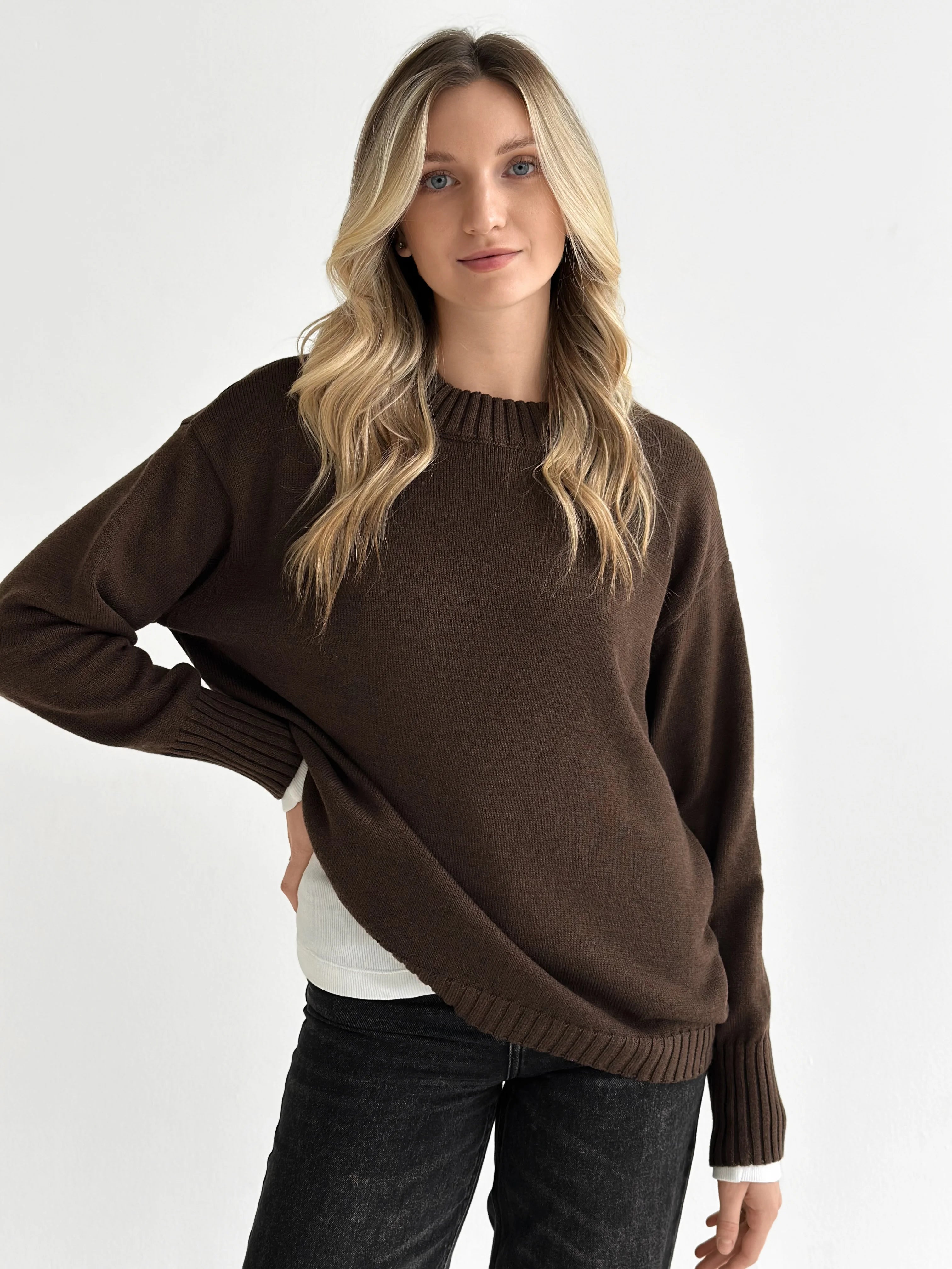 Knitted sweater brown
