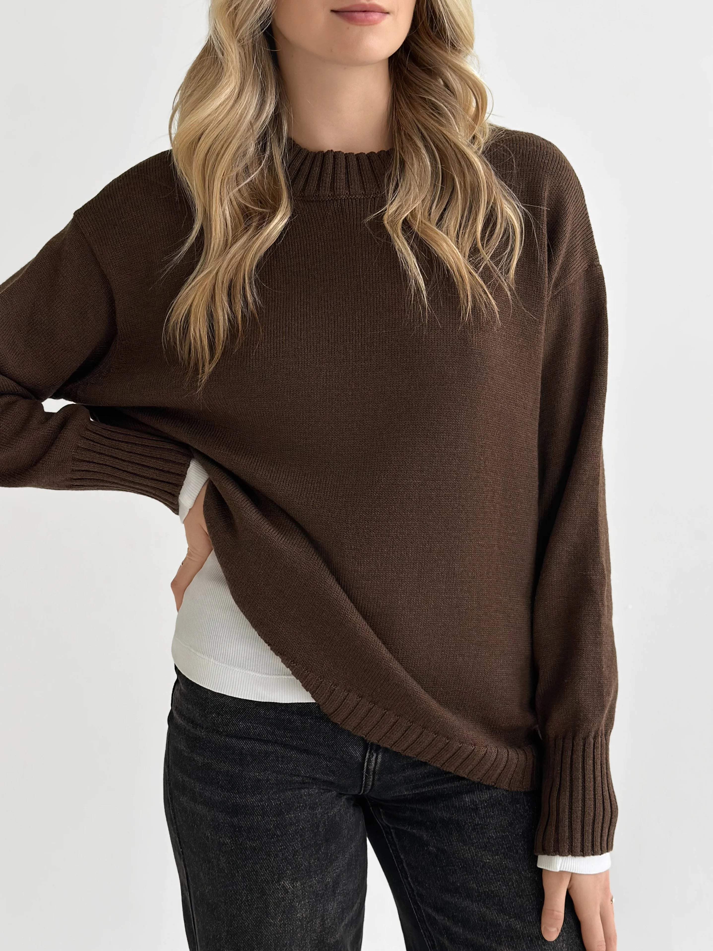 Knitted sweater brown