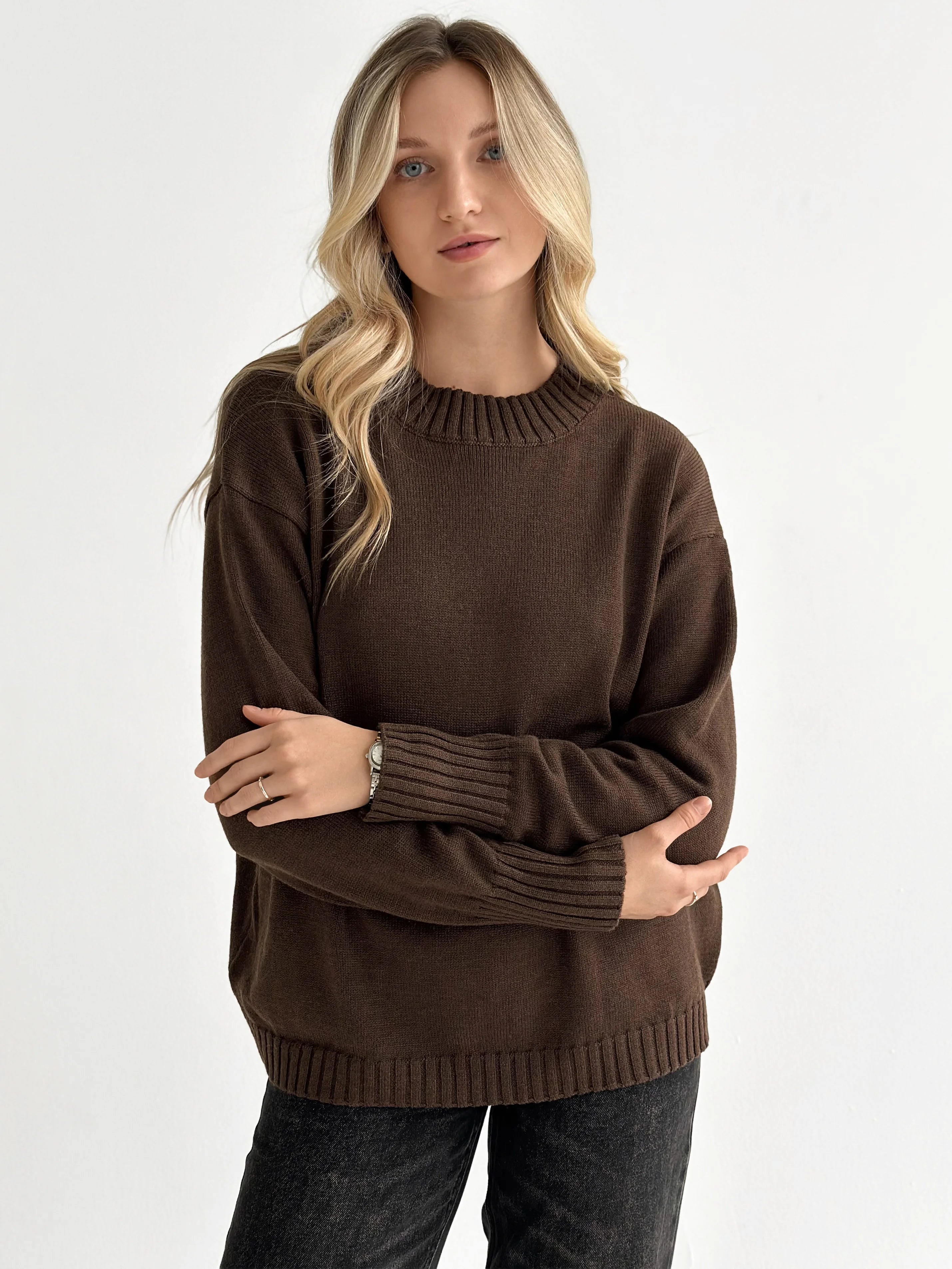 Knitted sweater brown
