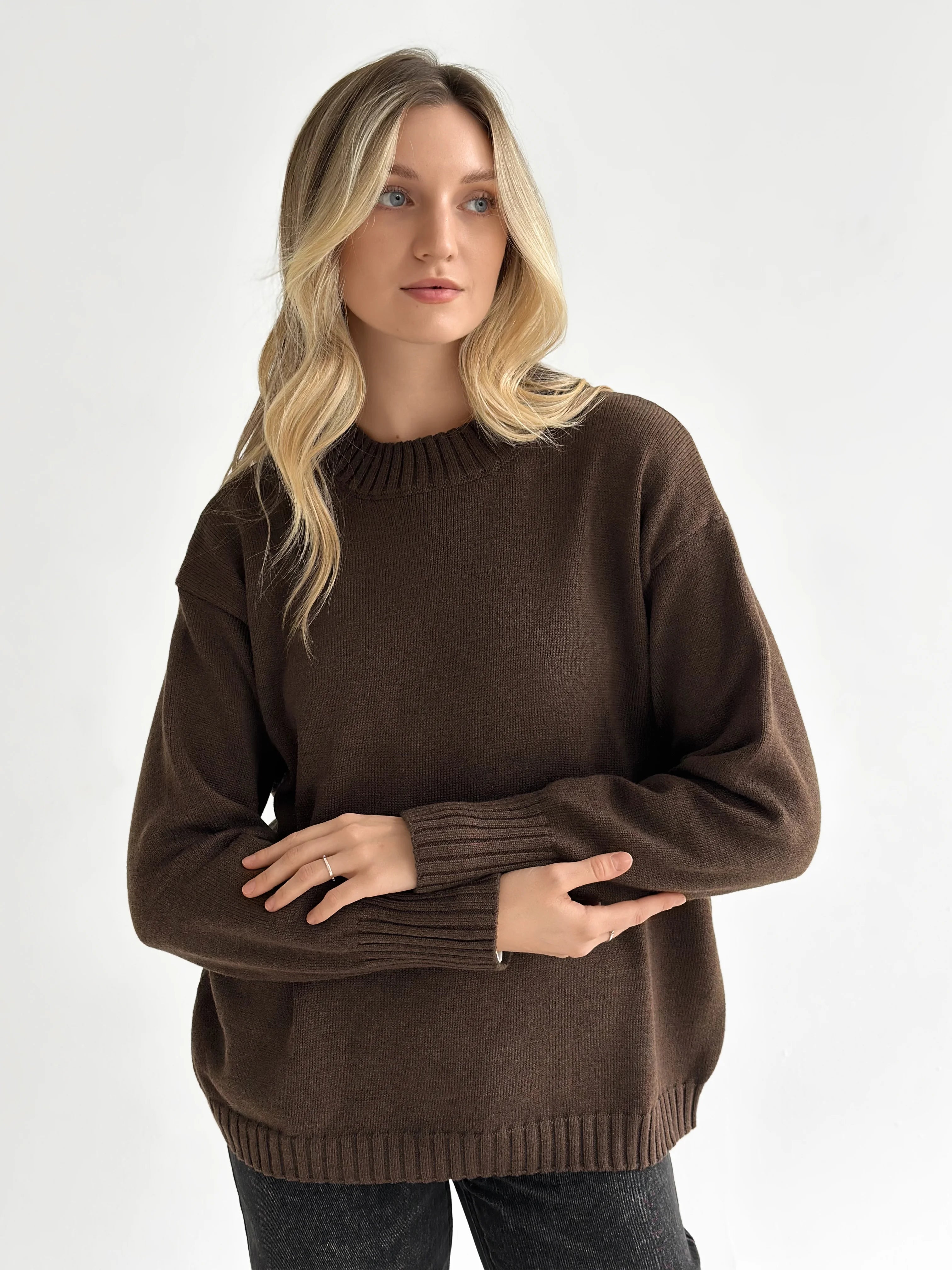Knitted sweater brown