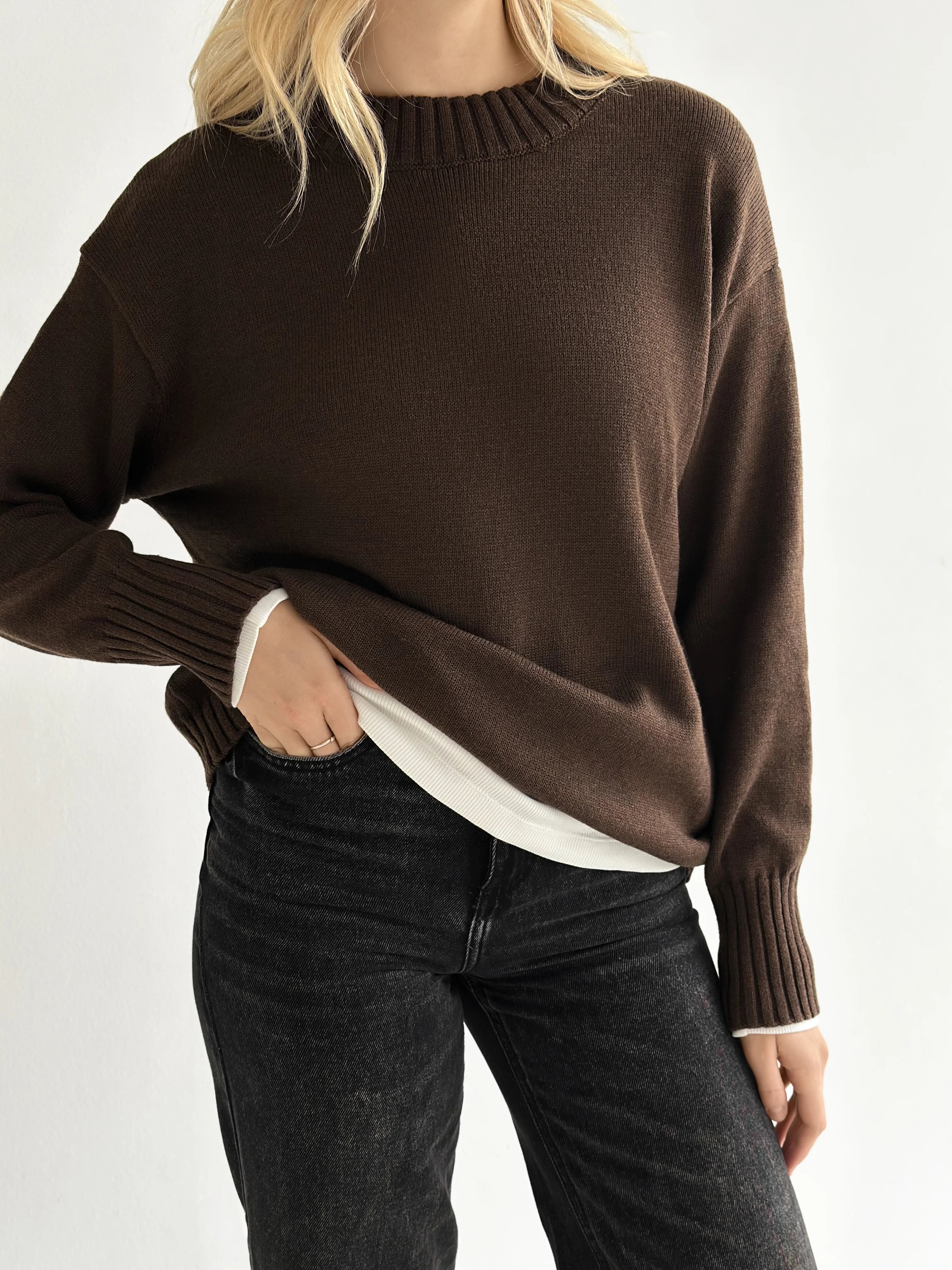 Knitted sweater brown