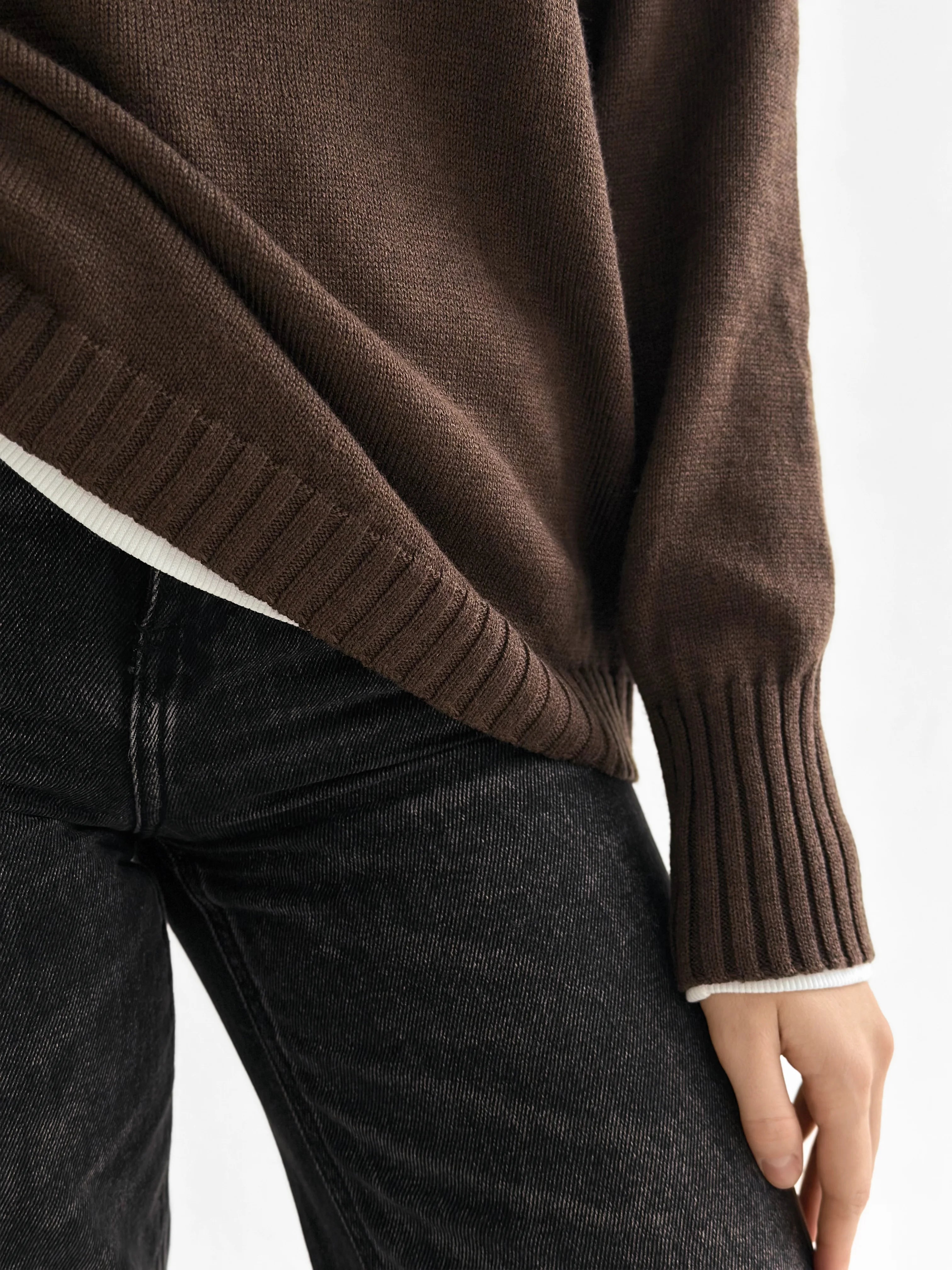 Knitted sweater brown