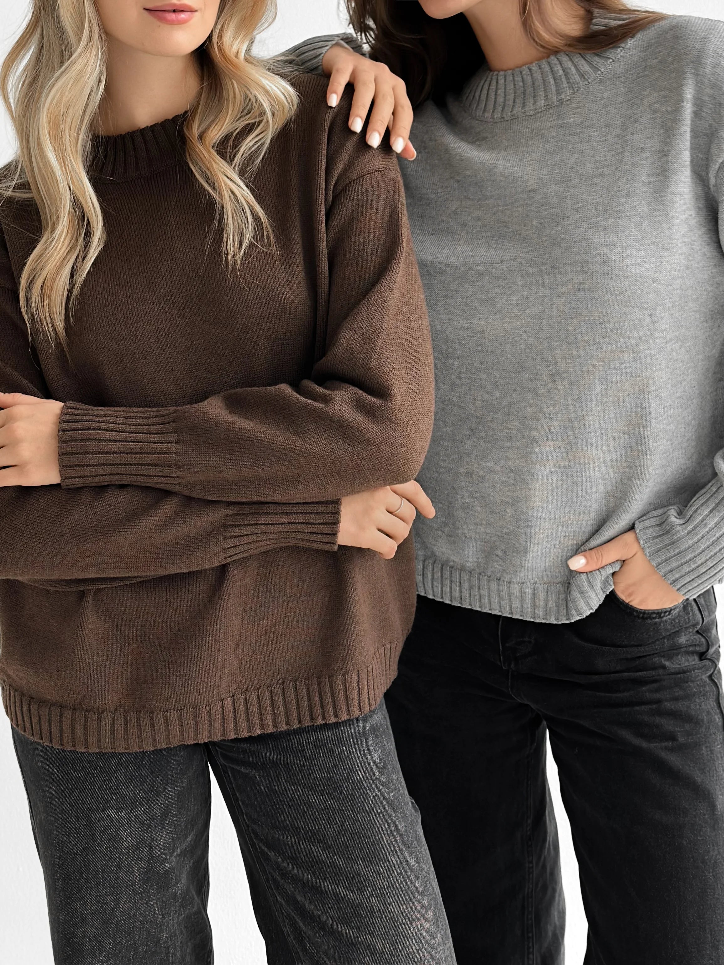 Knitted sweater brown