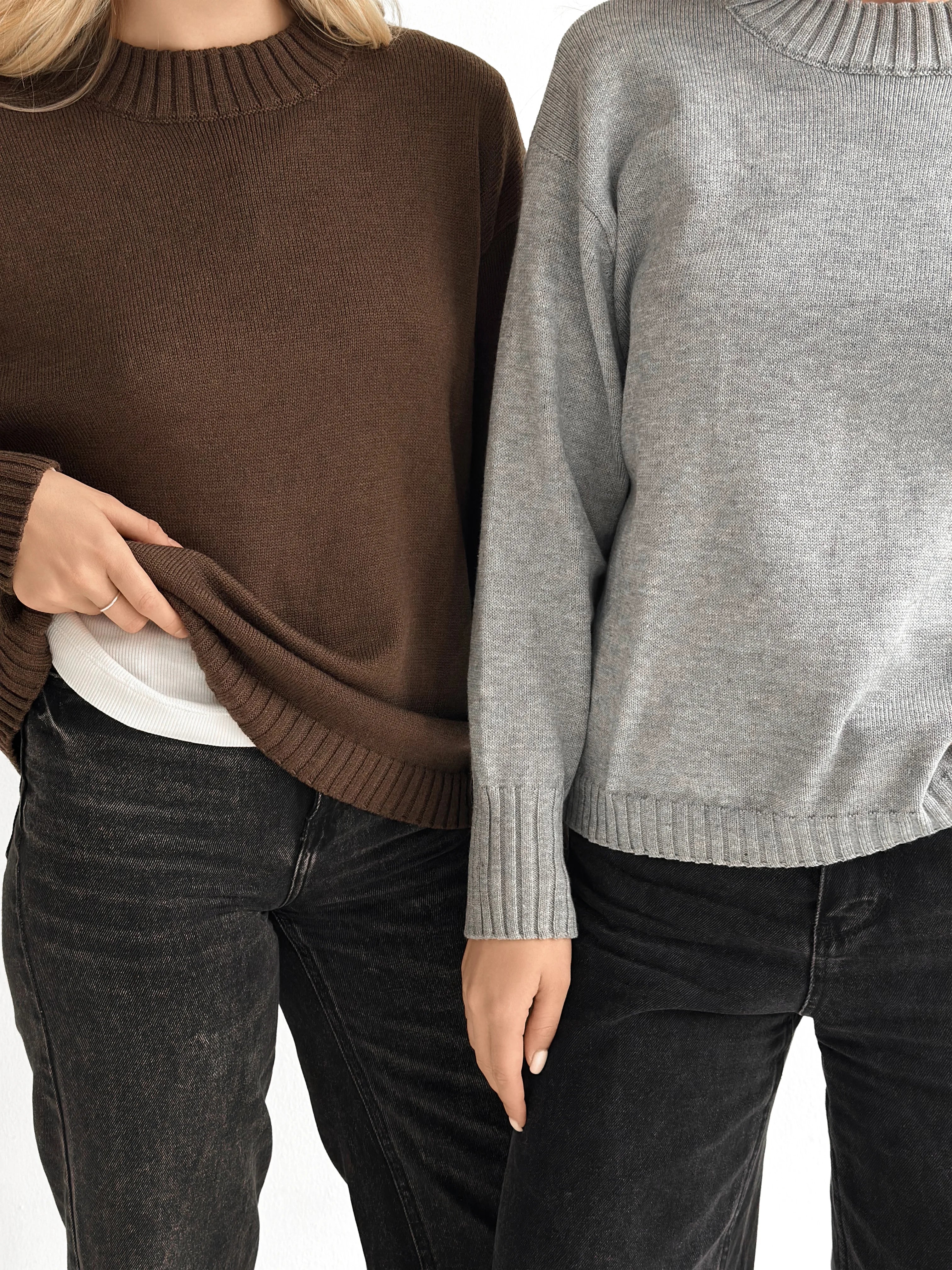Knitted sweater brown
