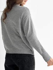 Knitted sweater gray