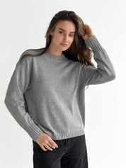 Knitted sweater gray