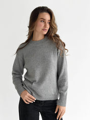 Knitted sweater gray