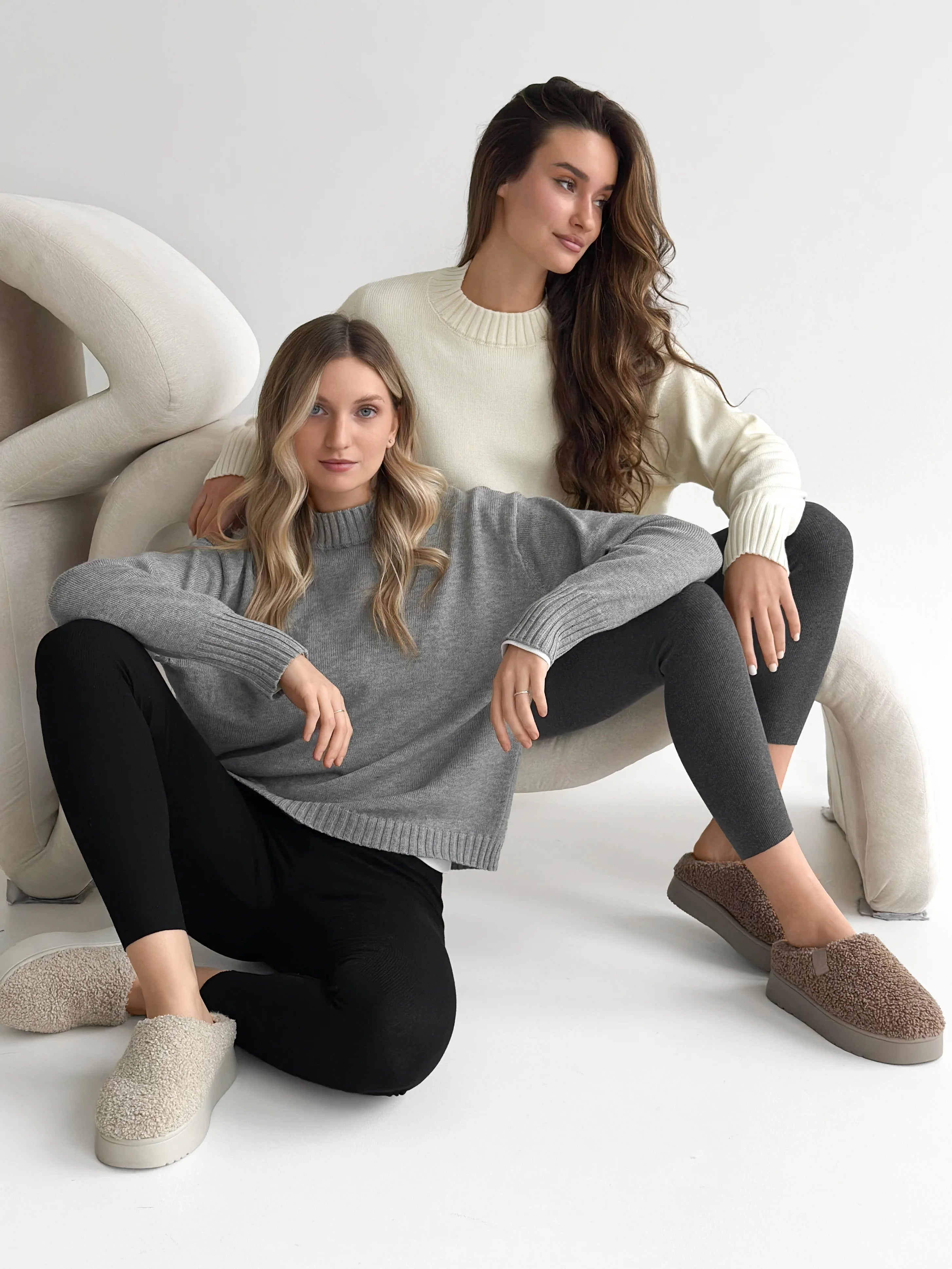 Knitted sweater gray