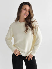 Knitted sweater milky