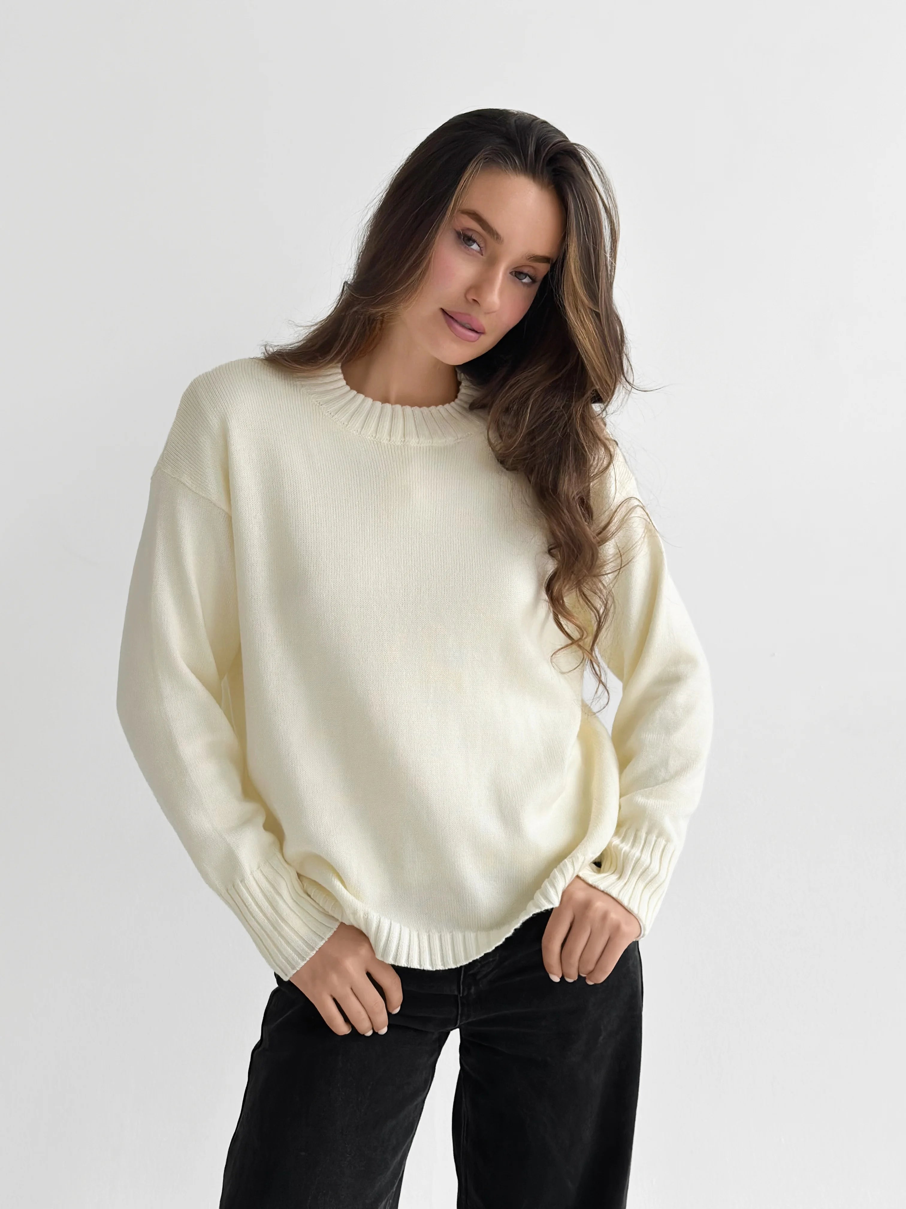 Knitted sweater milky