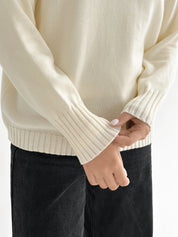 Knitted sweater milky