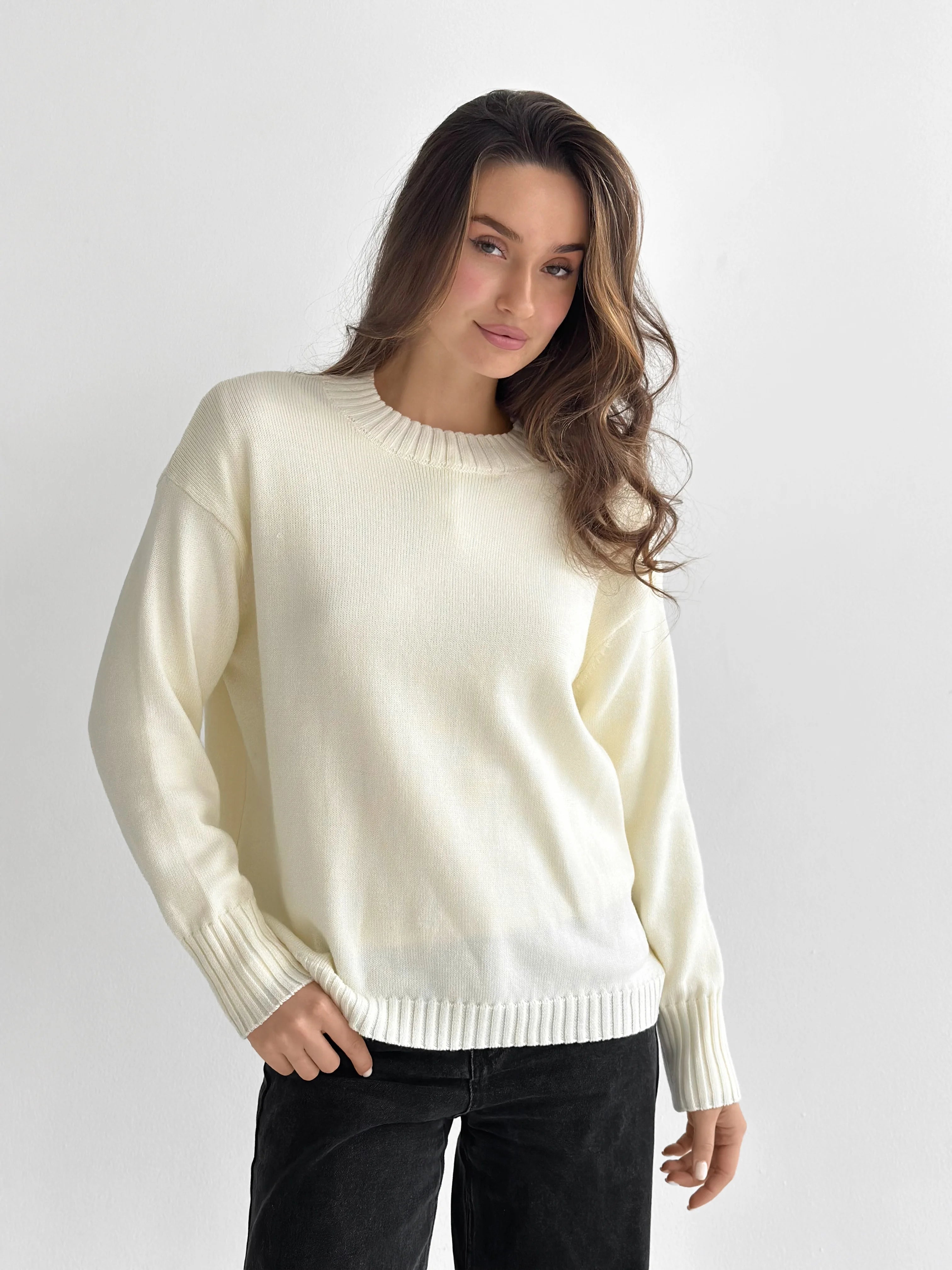Knitted sweater milky