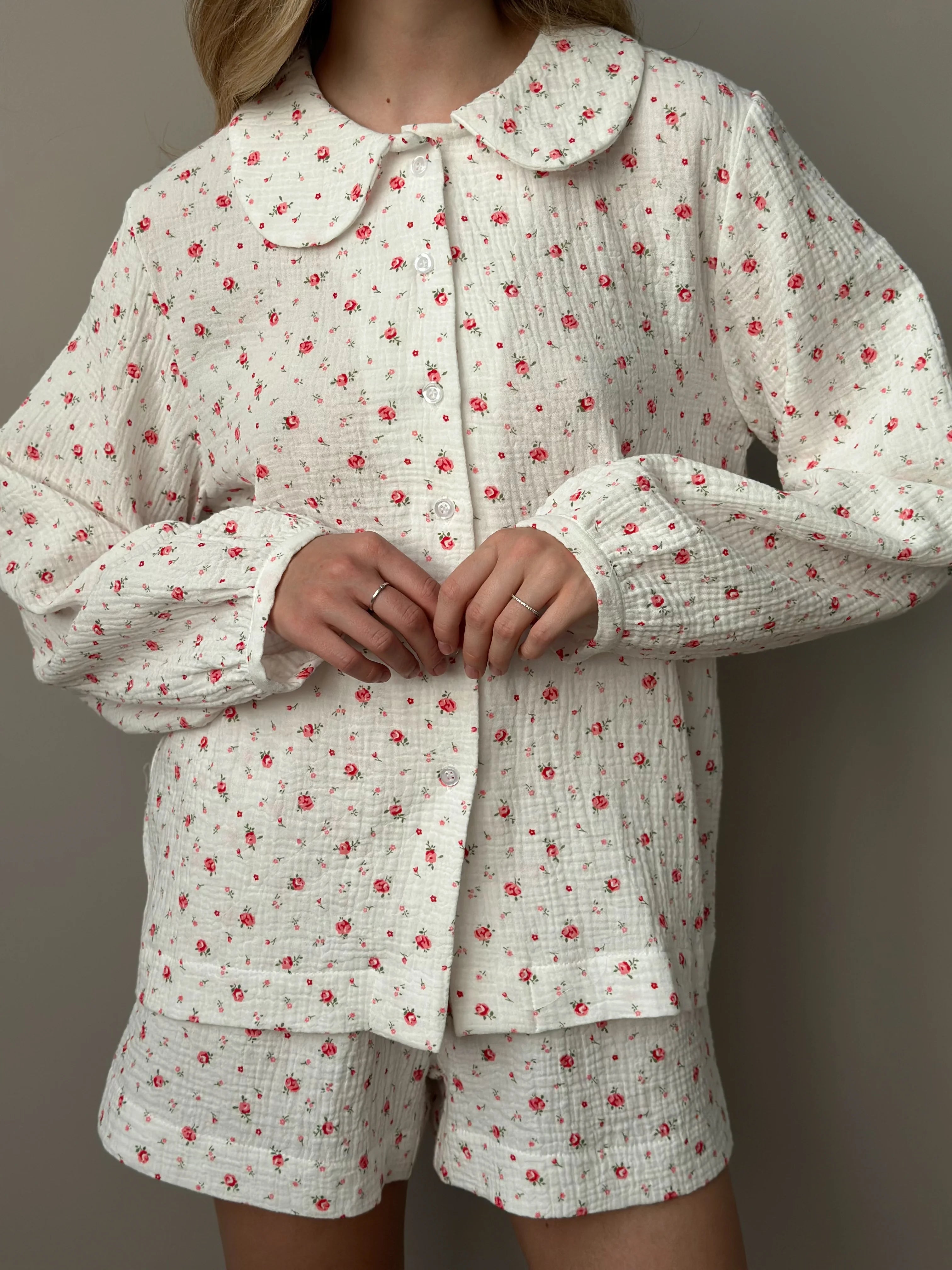 Muslin Suit with round neck flower