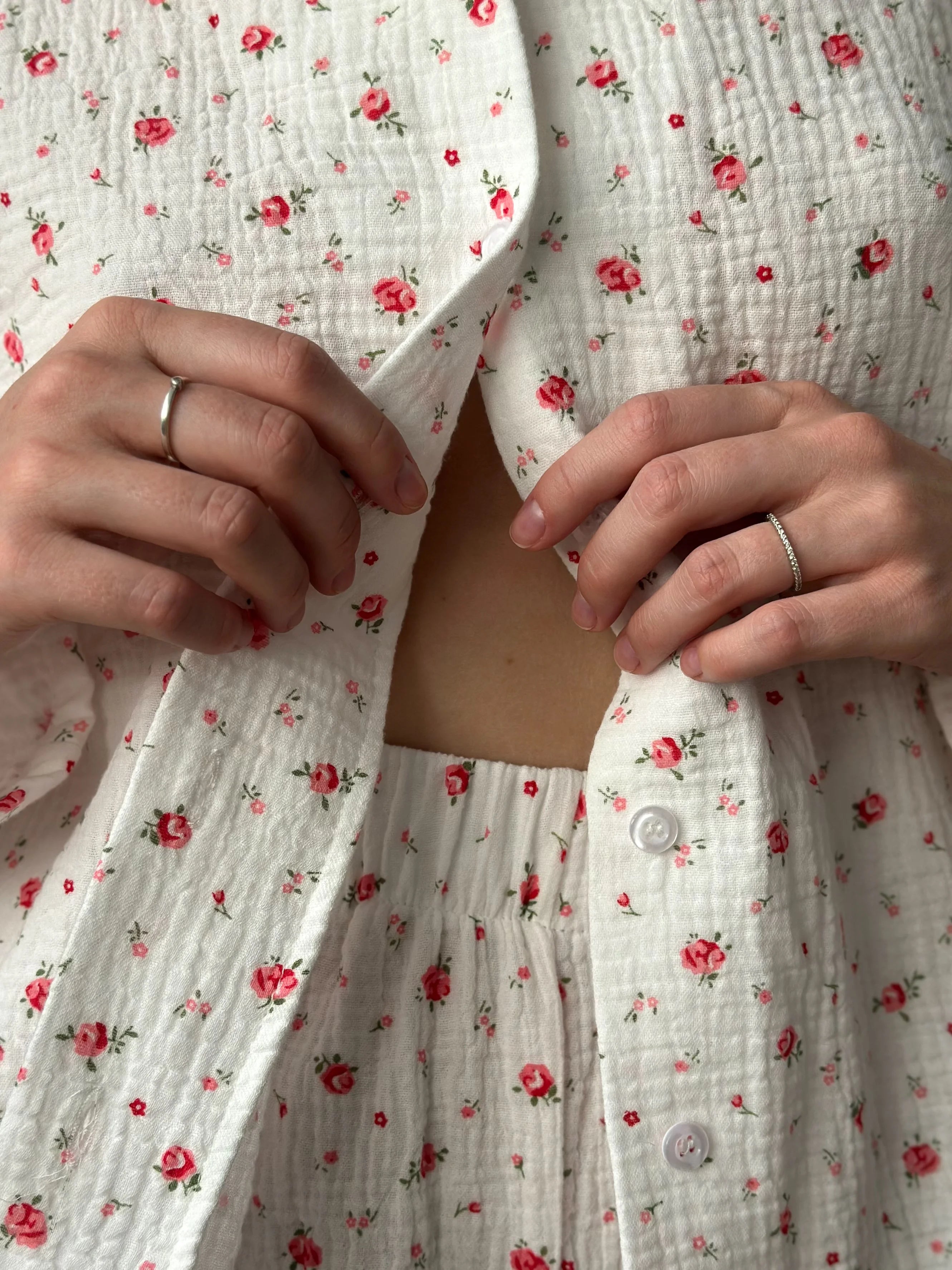 Muslin Suit with round neck flower