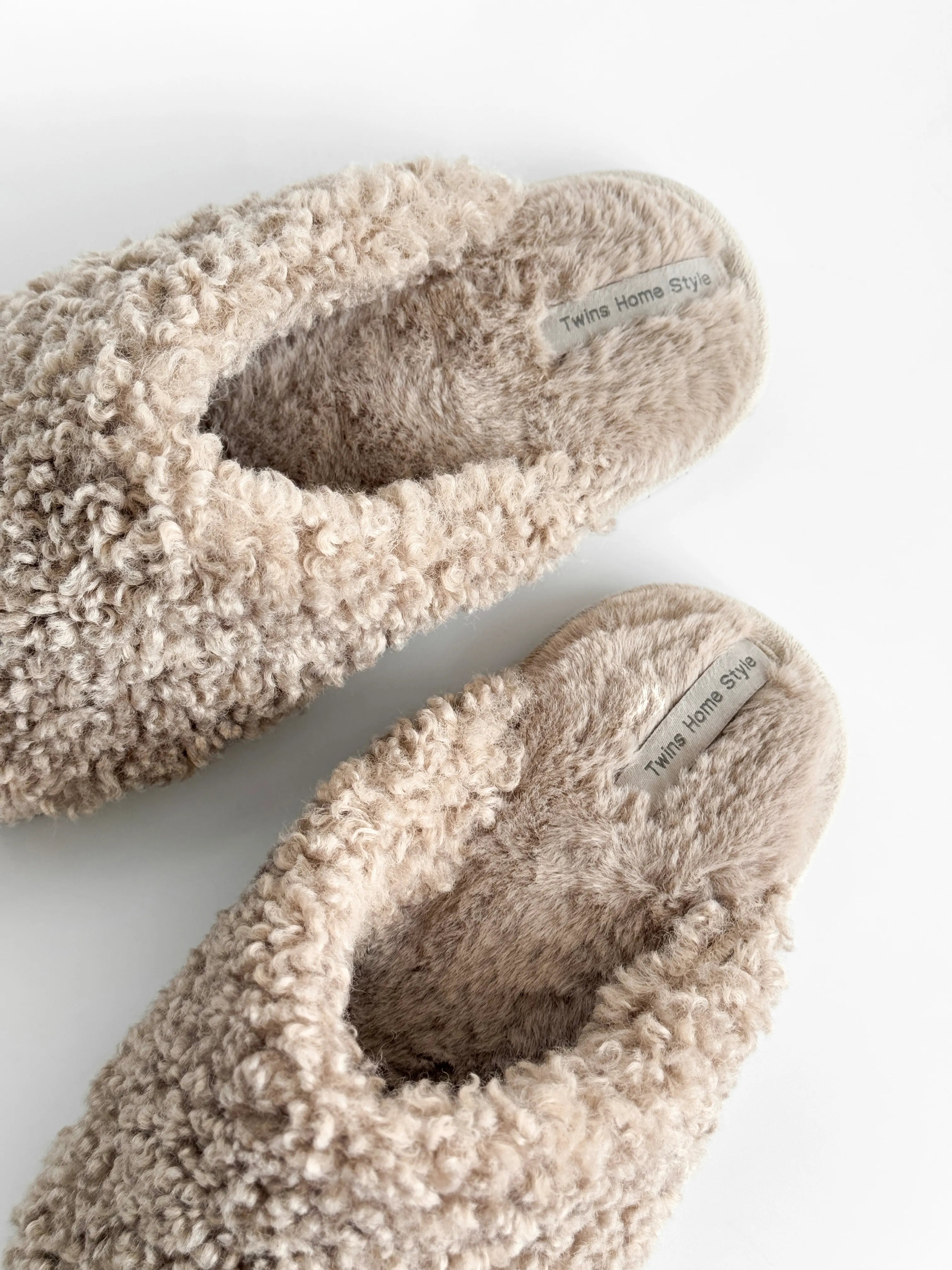 Women's slippers HS-OZ fur curly gray