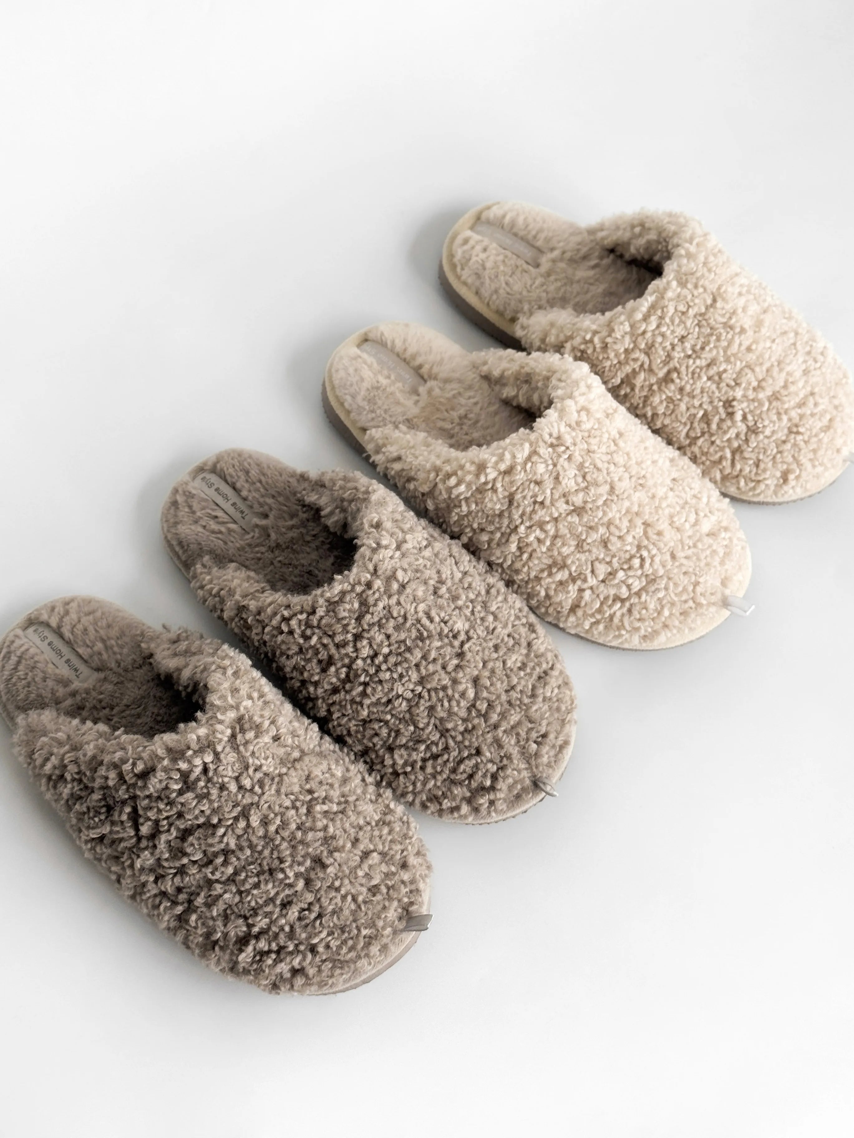 Women's slippers HS-OZ fur curly gray
