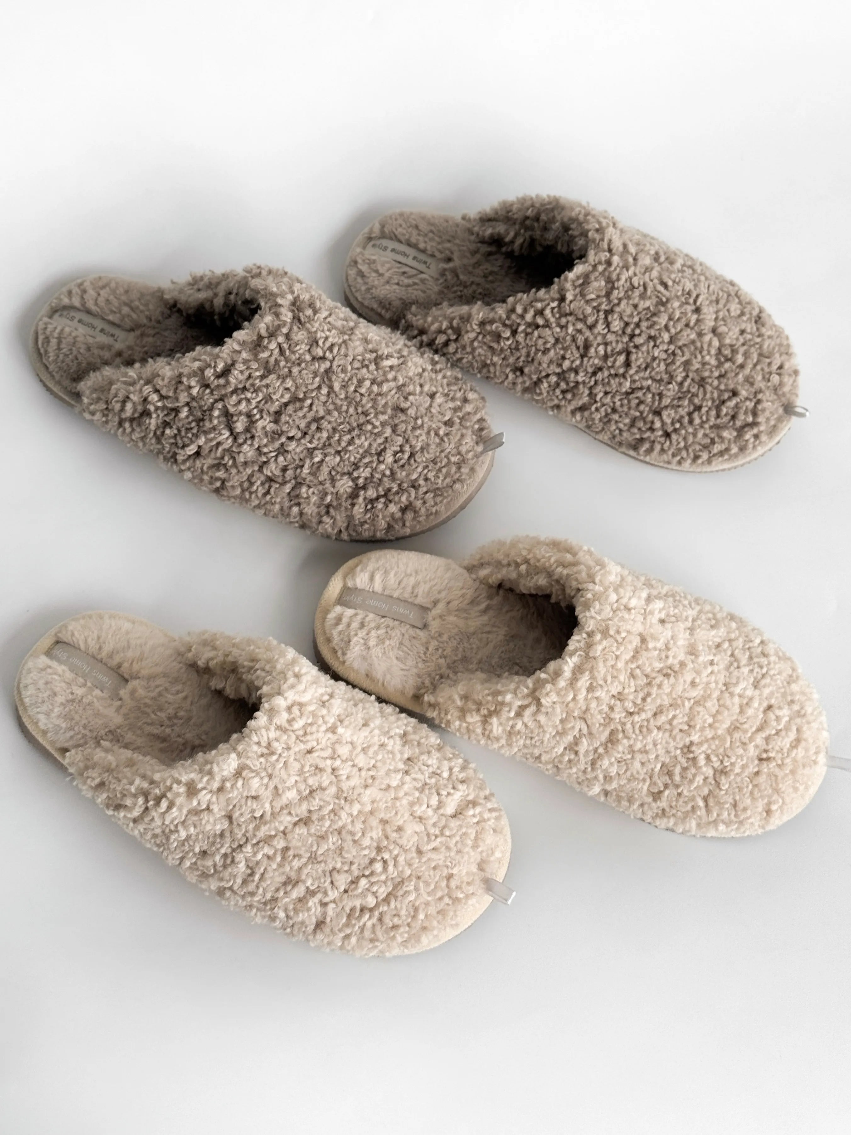 Women's slippers HS-OZ fur curly gray