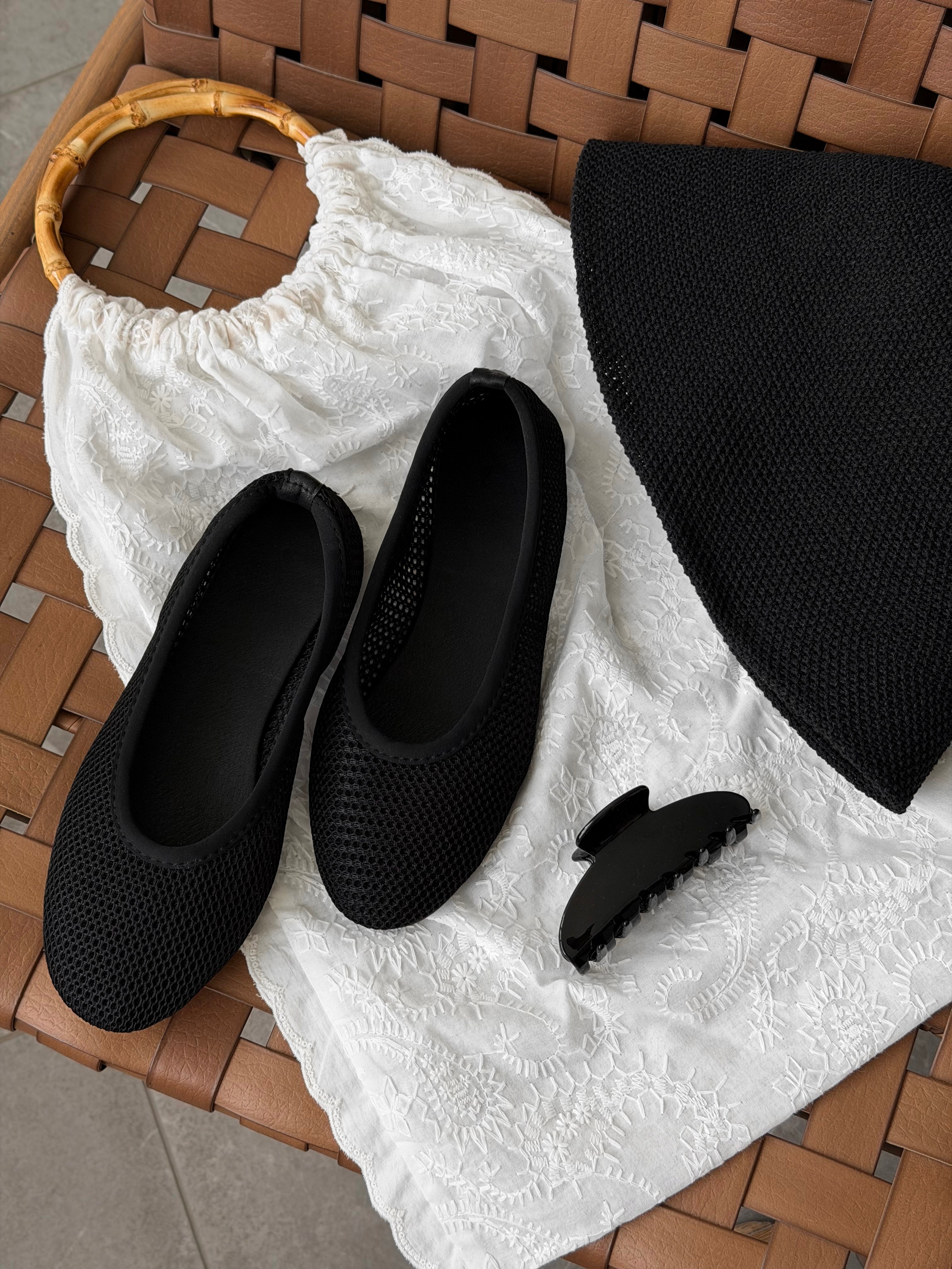 Women's ballet flats, mesh, black with PVC diving trim