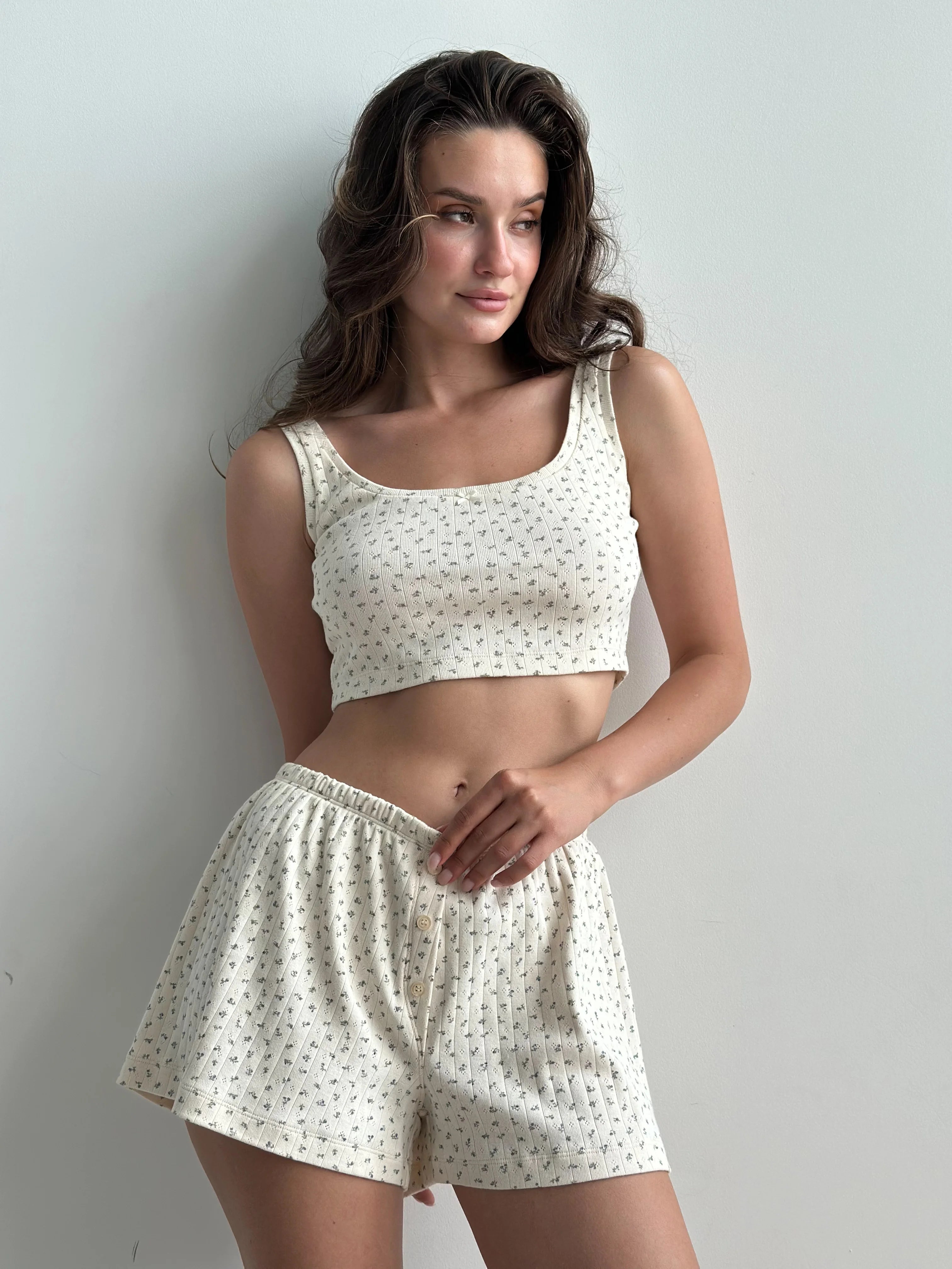 Ribbed shorts with a blue flower
