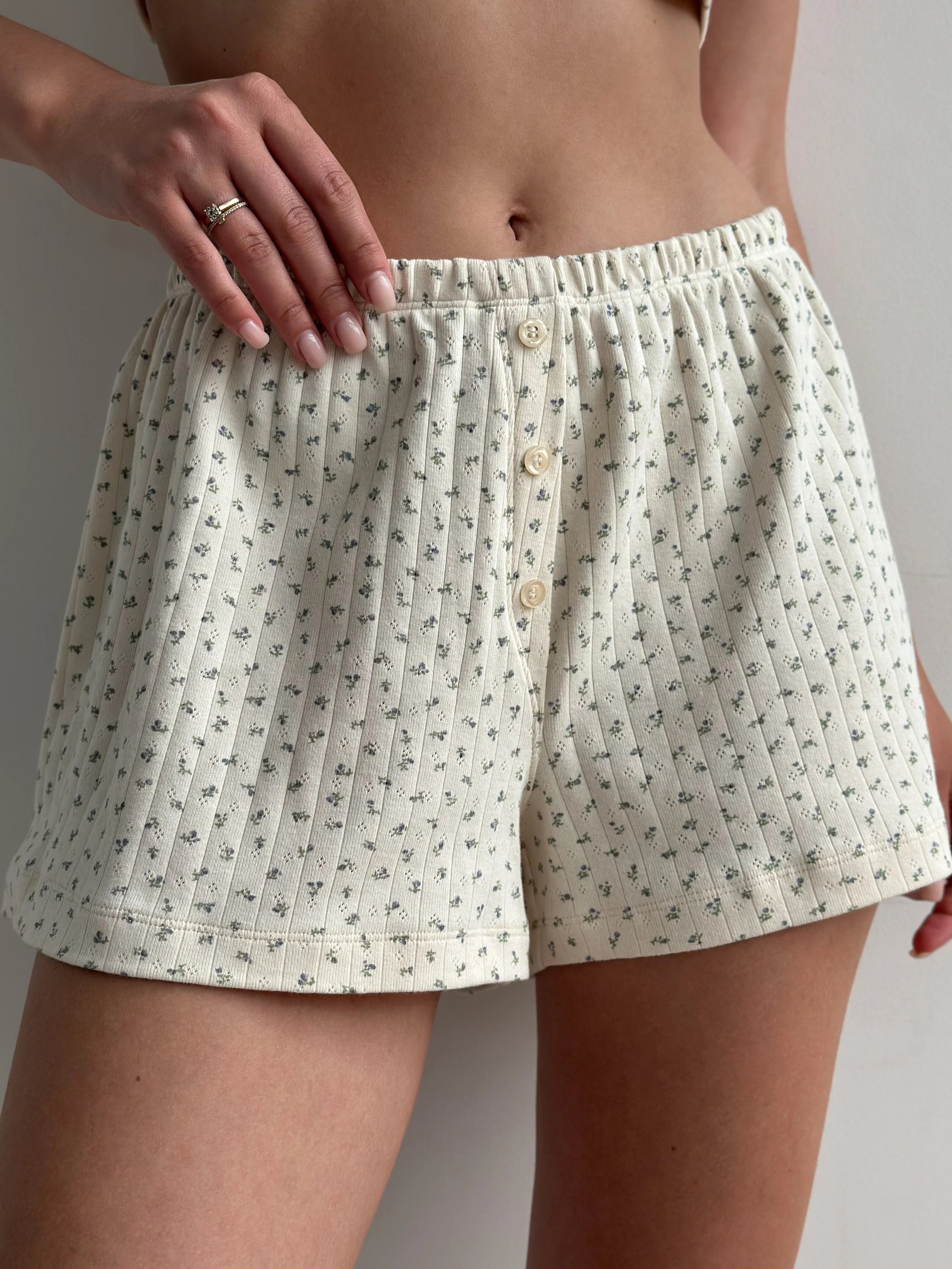 Ribbed shorts with a blue flower