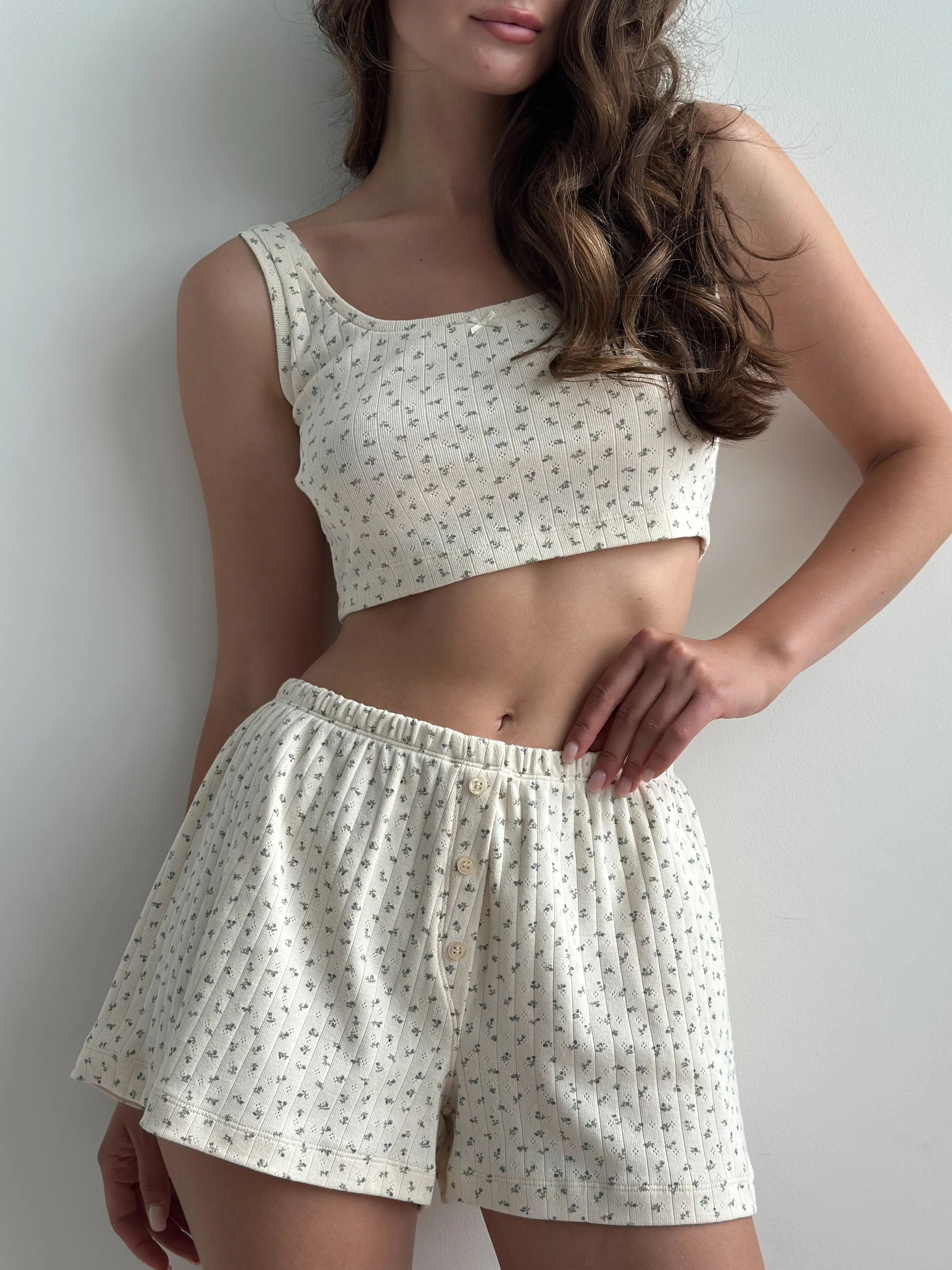 Ribbed shorts with a blue flower
