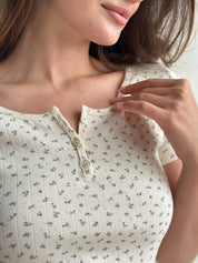 Ribbed T-shirt with buttons blue flower