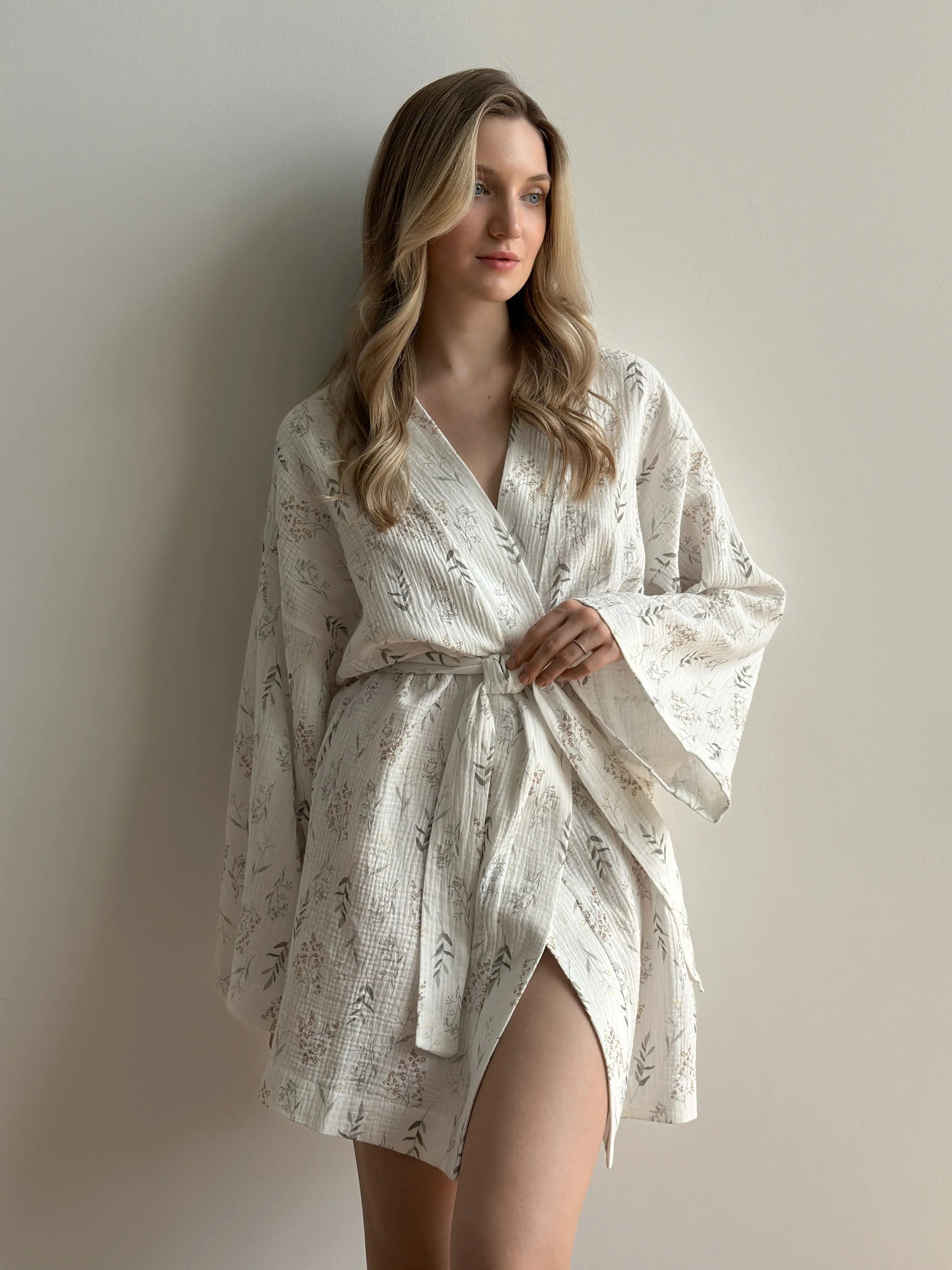 Kimono muslin robe wildflowers on white