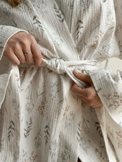 Kimono muslin robe wildflowers on white