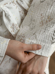 Kimono muslin robe wildflowers on white