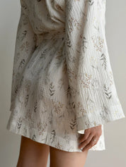 Kimono muslin robe wildflowers on white
