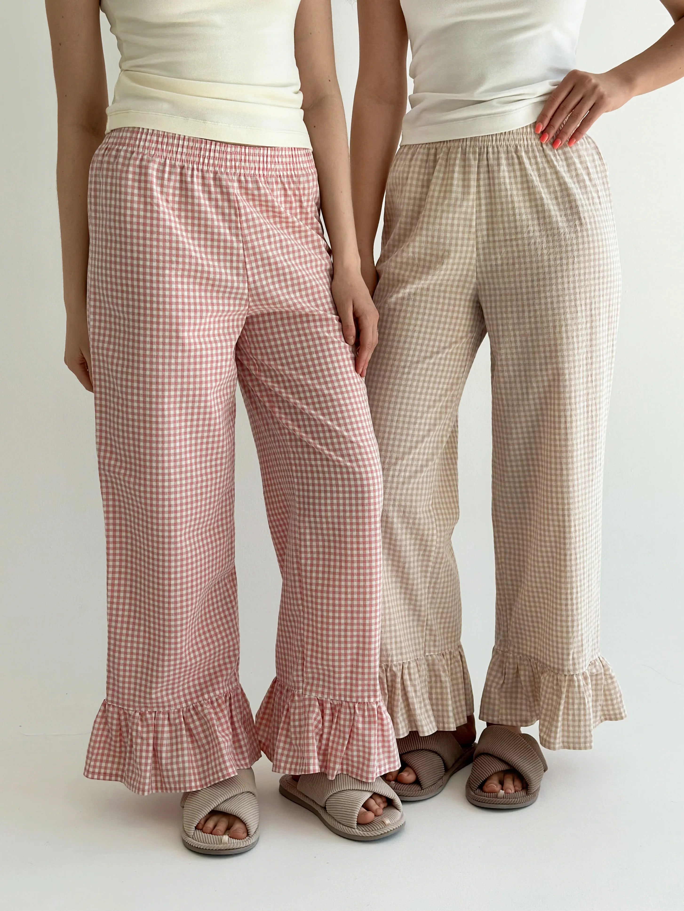 Cotton checked pants with flounce at the bottom, powder/milk
