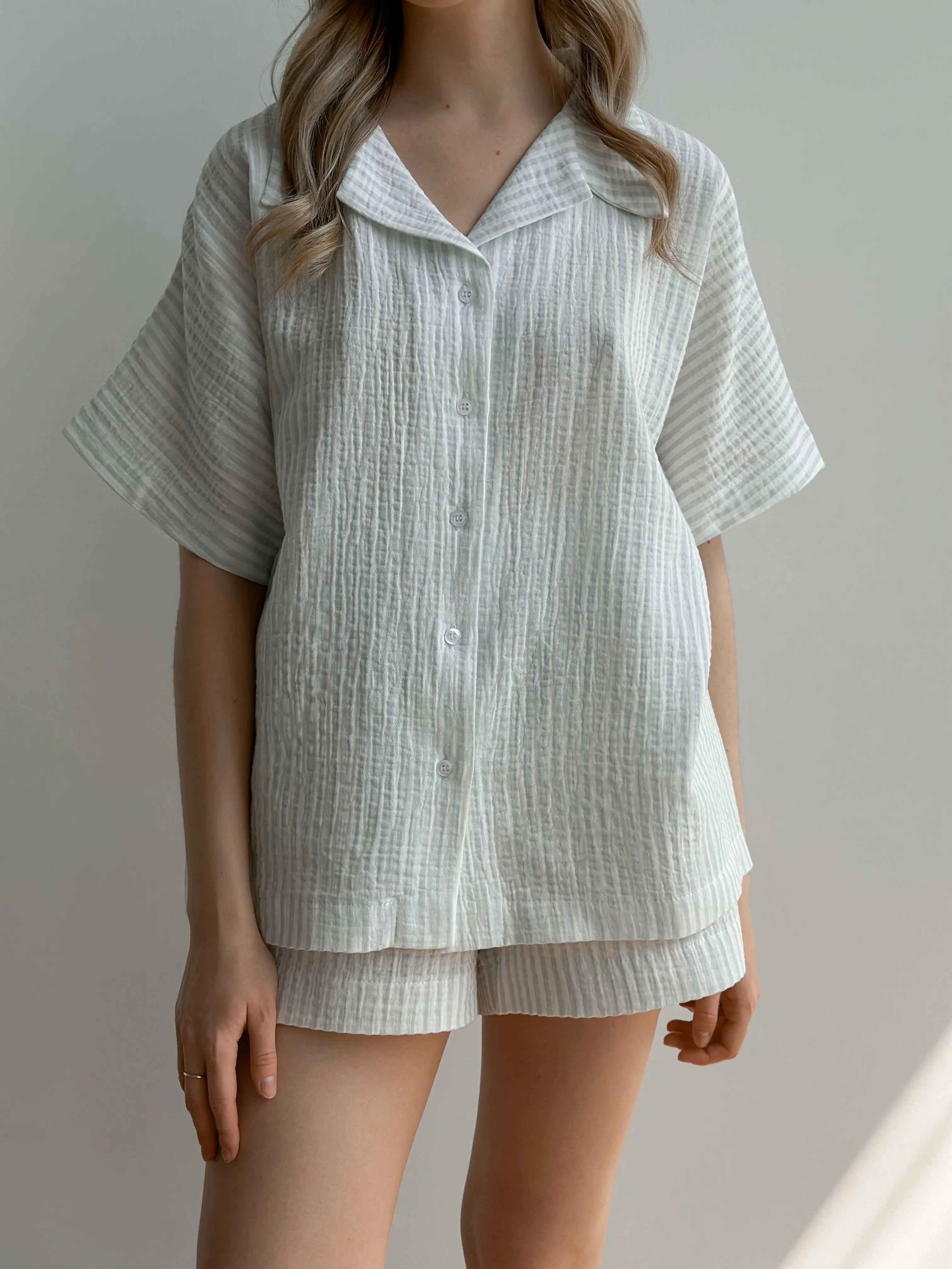 Muslin 2-layer shorts + striped shirt gray suit