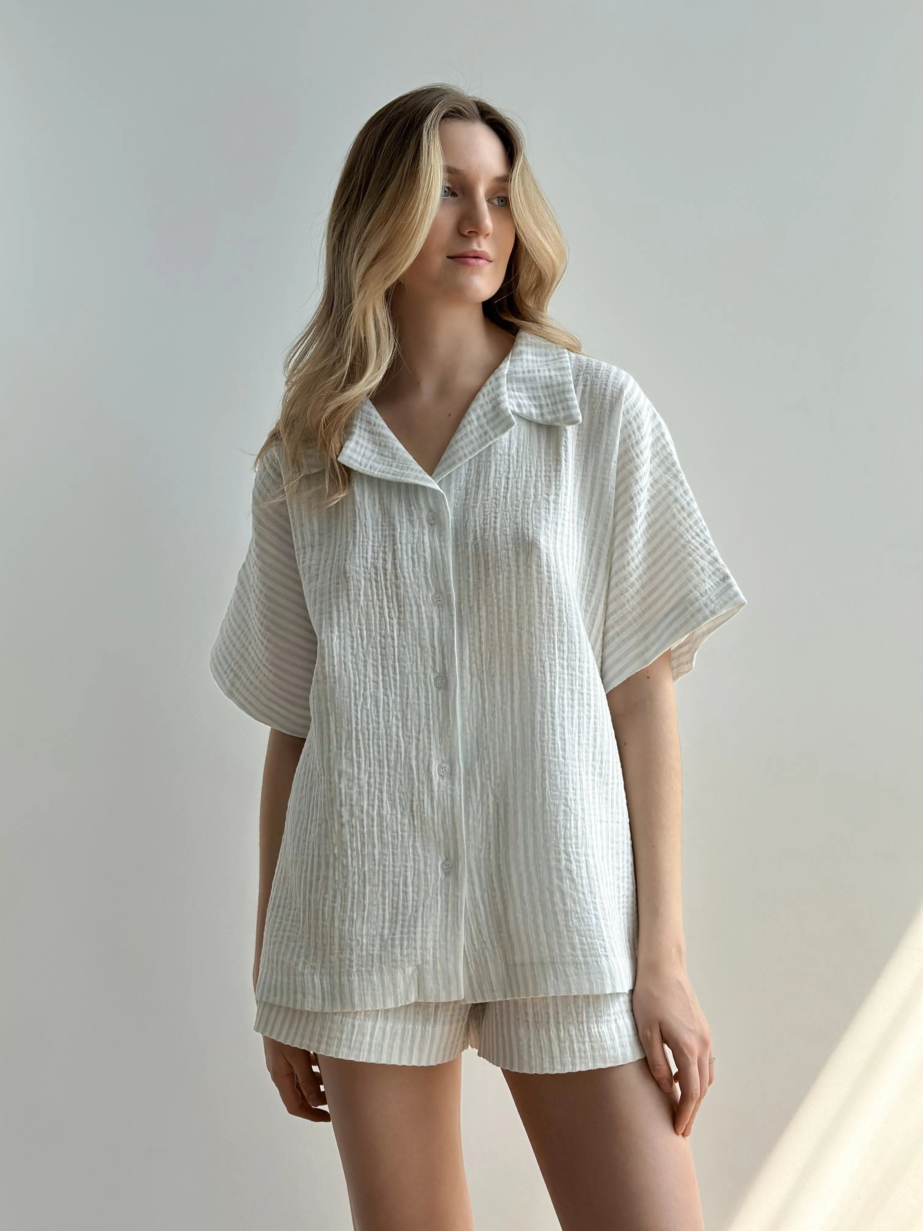 Muslin 2-layer shorts + striped shirt gray suit