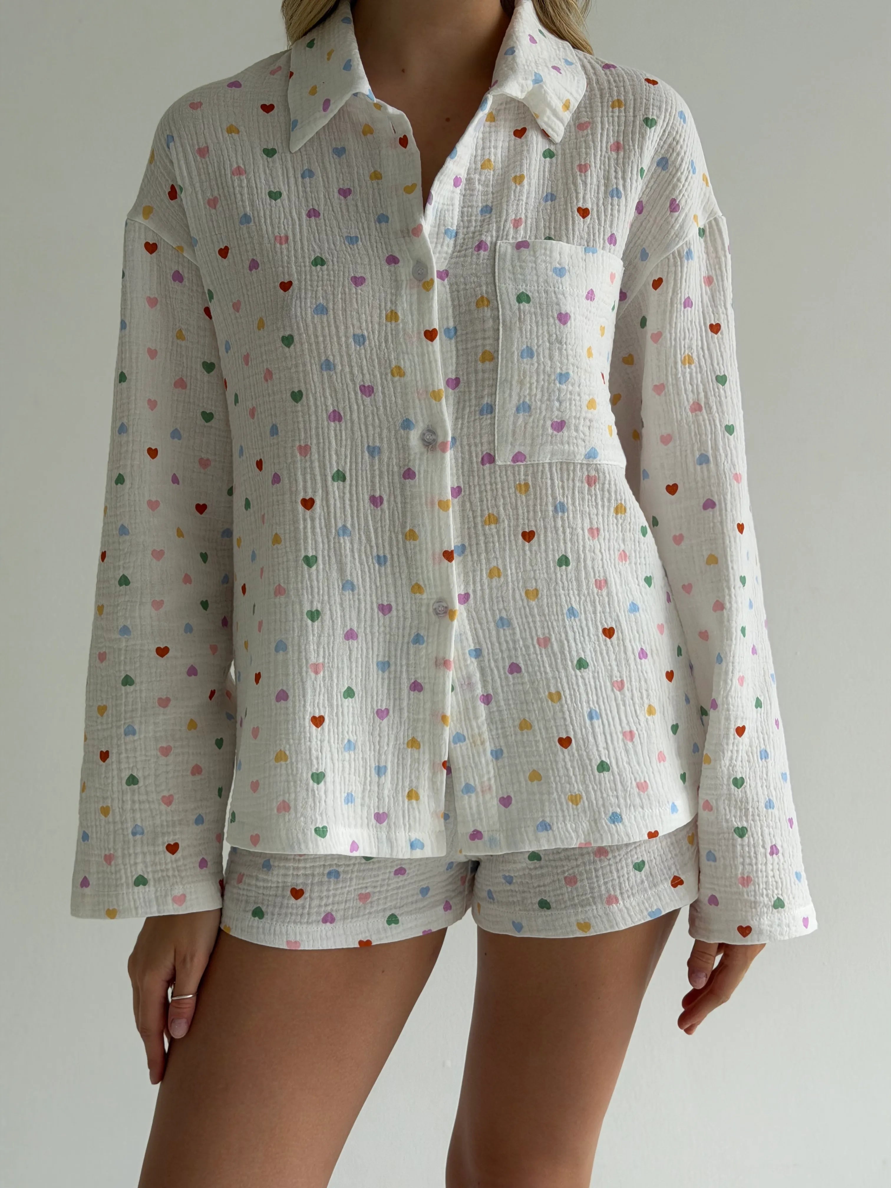 Long sleeve shirt and shorts muslin hearts multicolor on white