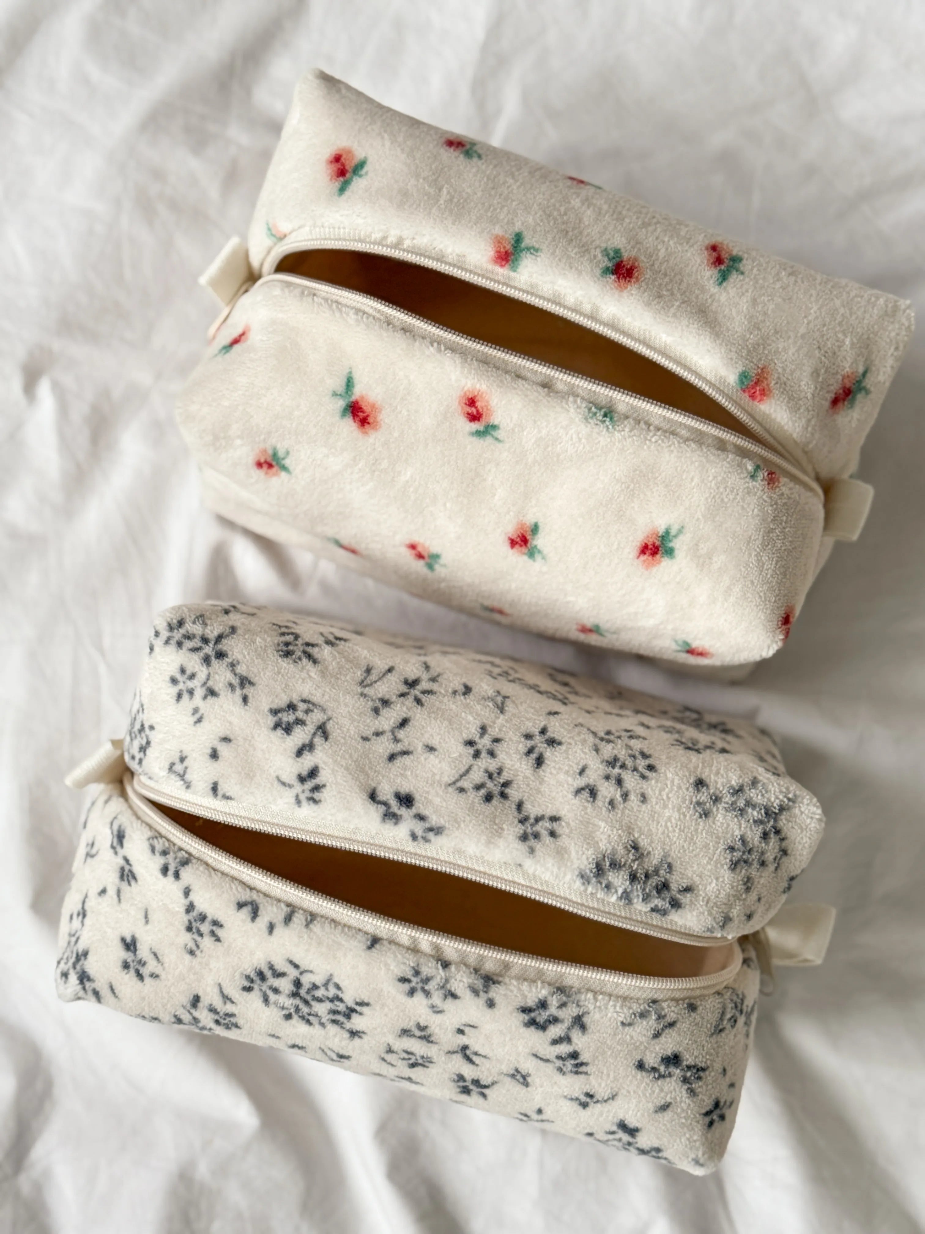 Fluffy medium square white cosmetic bag with red flower