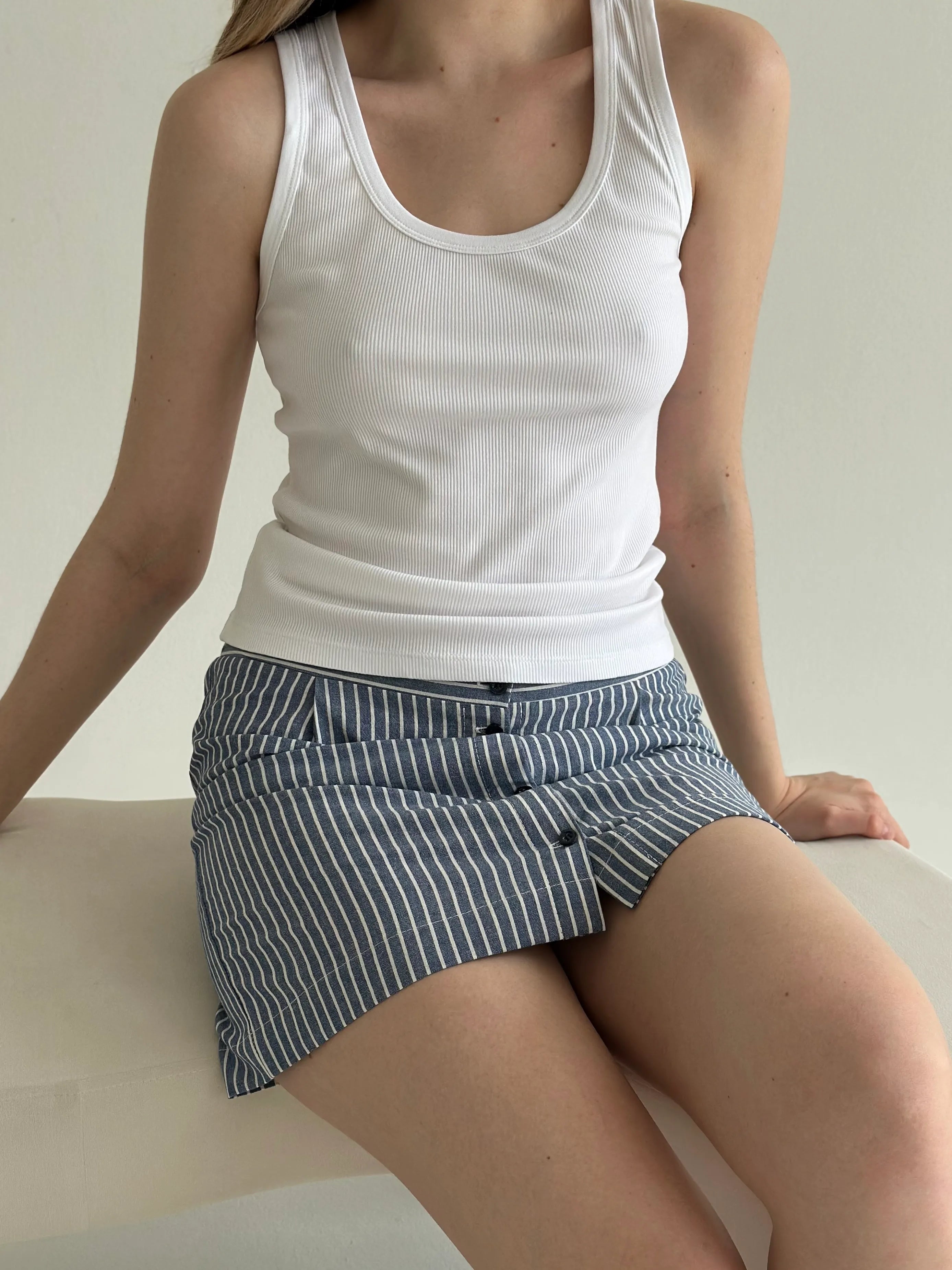 Short cotton striped skirt with buttons, blue/milk