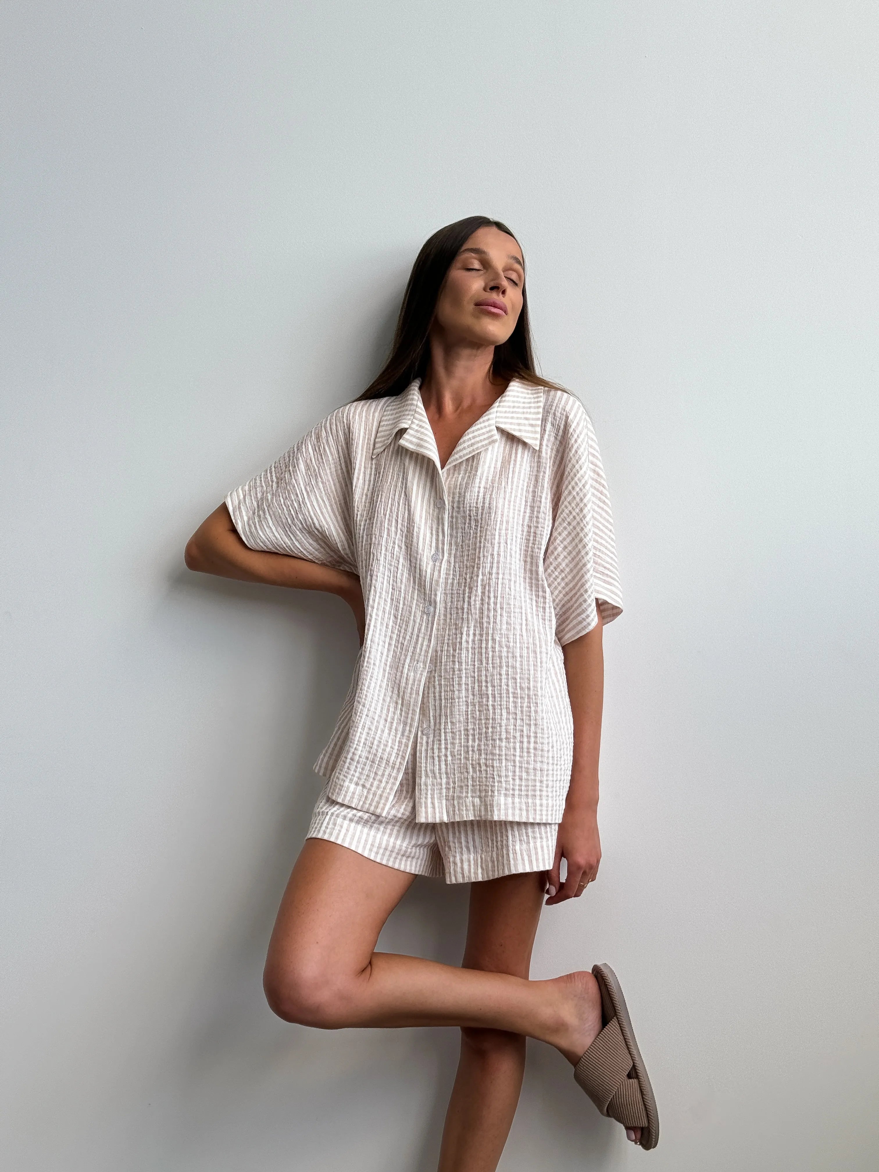 Muslin 2-layer shorts + striped shirt beige suit