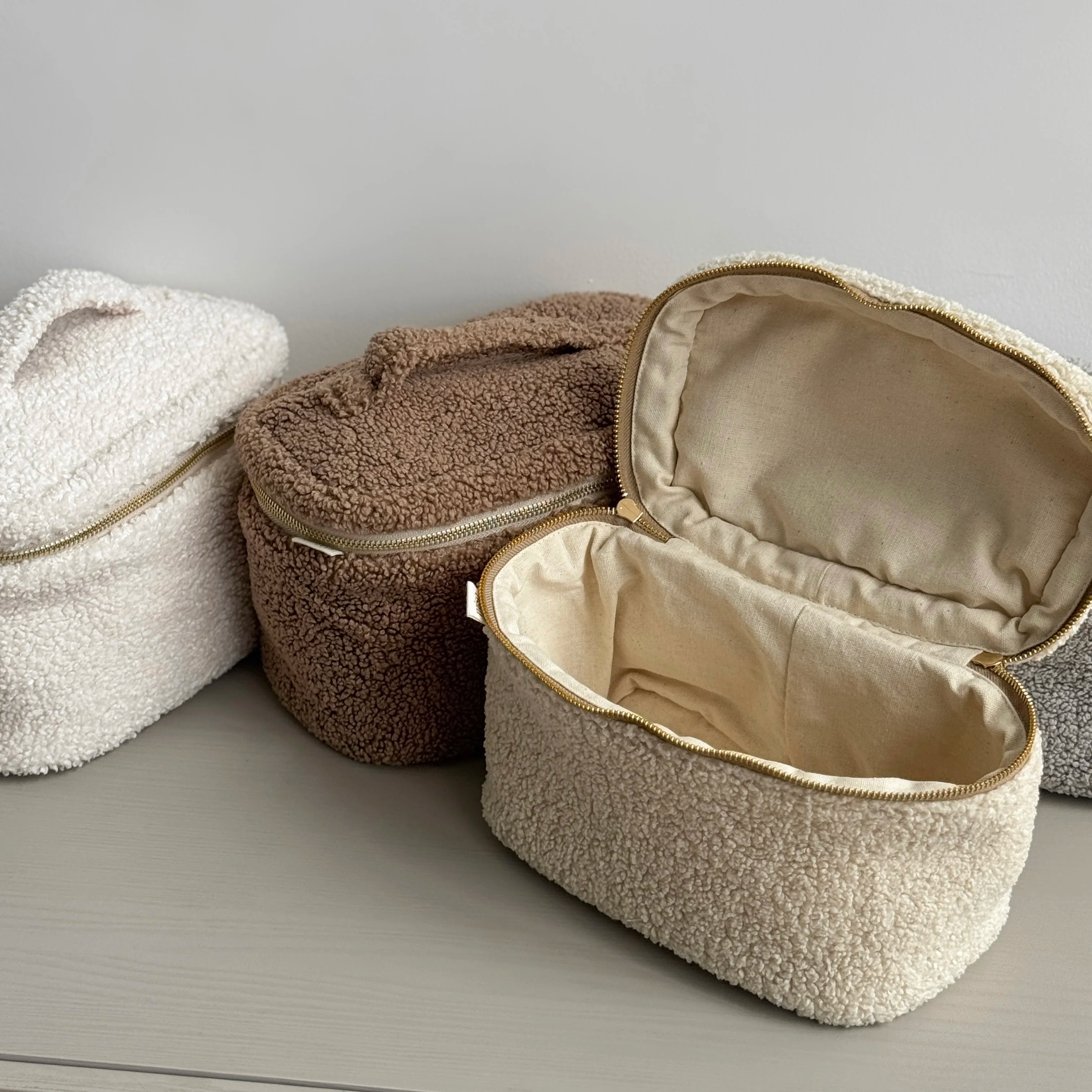 TEDDY beige cosmetic bag chest
