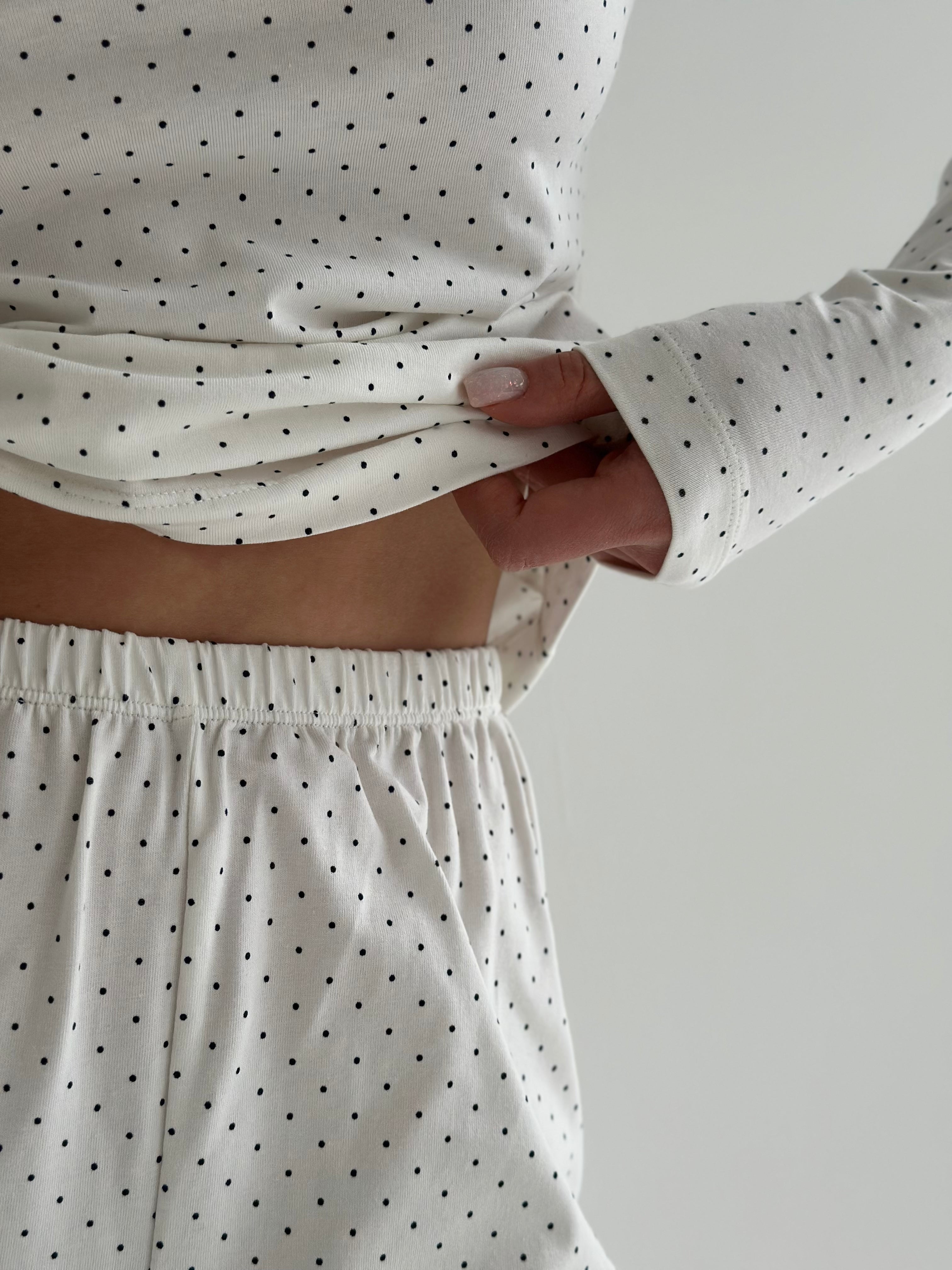Knitwear set of pants and long sleeves, polka dots, blue on white