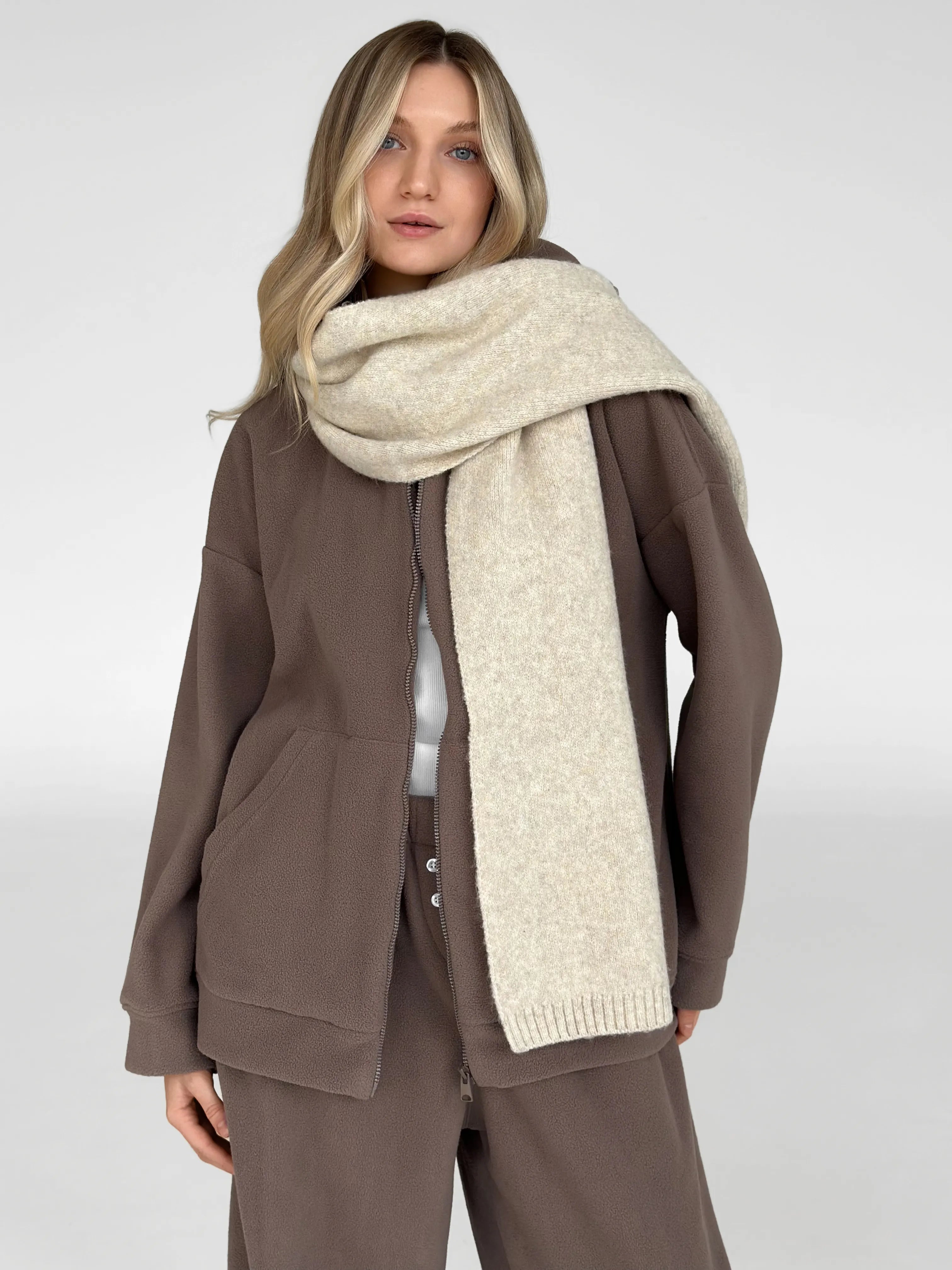Knitted scarf beige melange