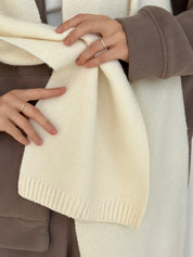 Knitted scarf milky