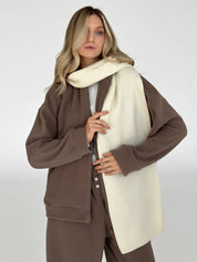 Knitted scarf milky