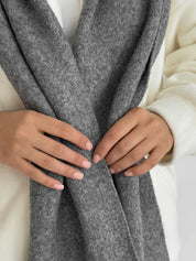 Knitted scarf graphite melange