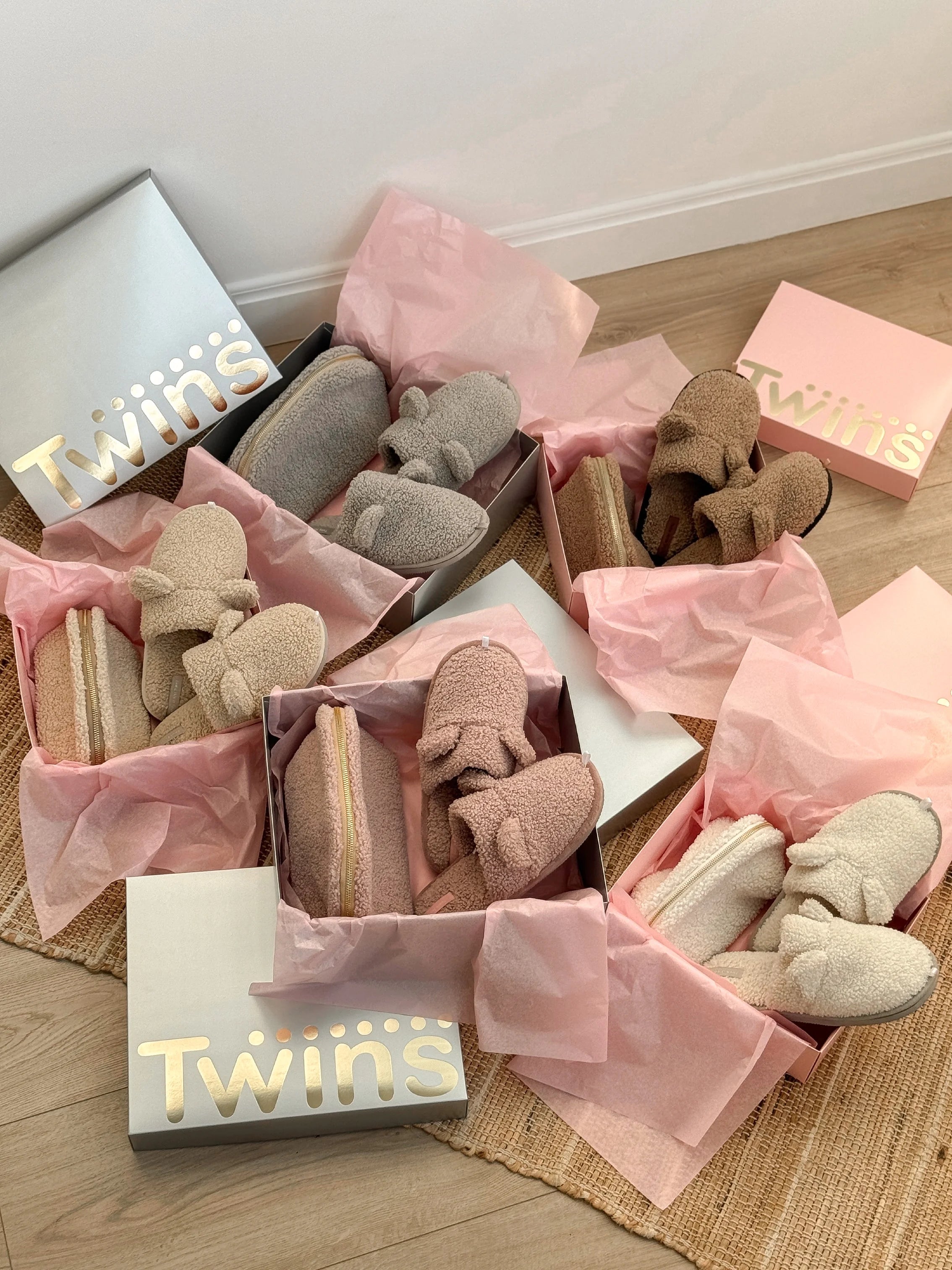 Gift set TEDDY brown (cosmetic bag, slippers)
