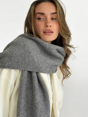 Knitted scarf graphite melange
