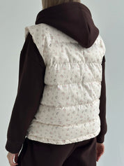 Quilted puffy vest in milky pink flower