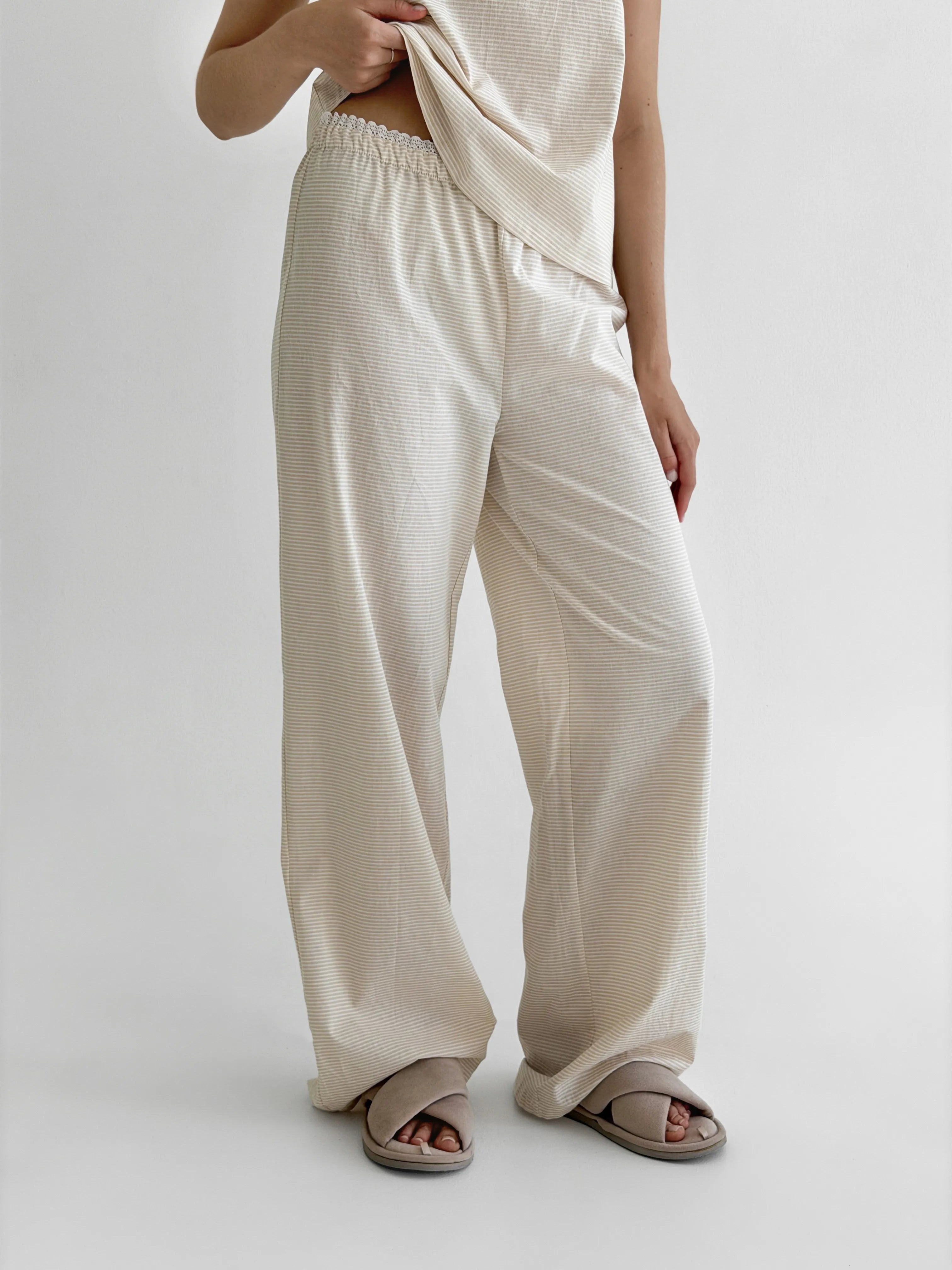 Cotton thin stripe suit T-shirt and pants with lace beige/milk