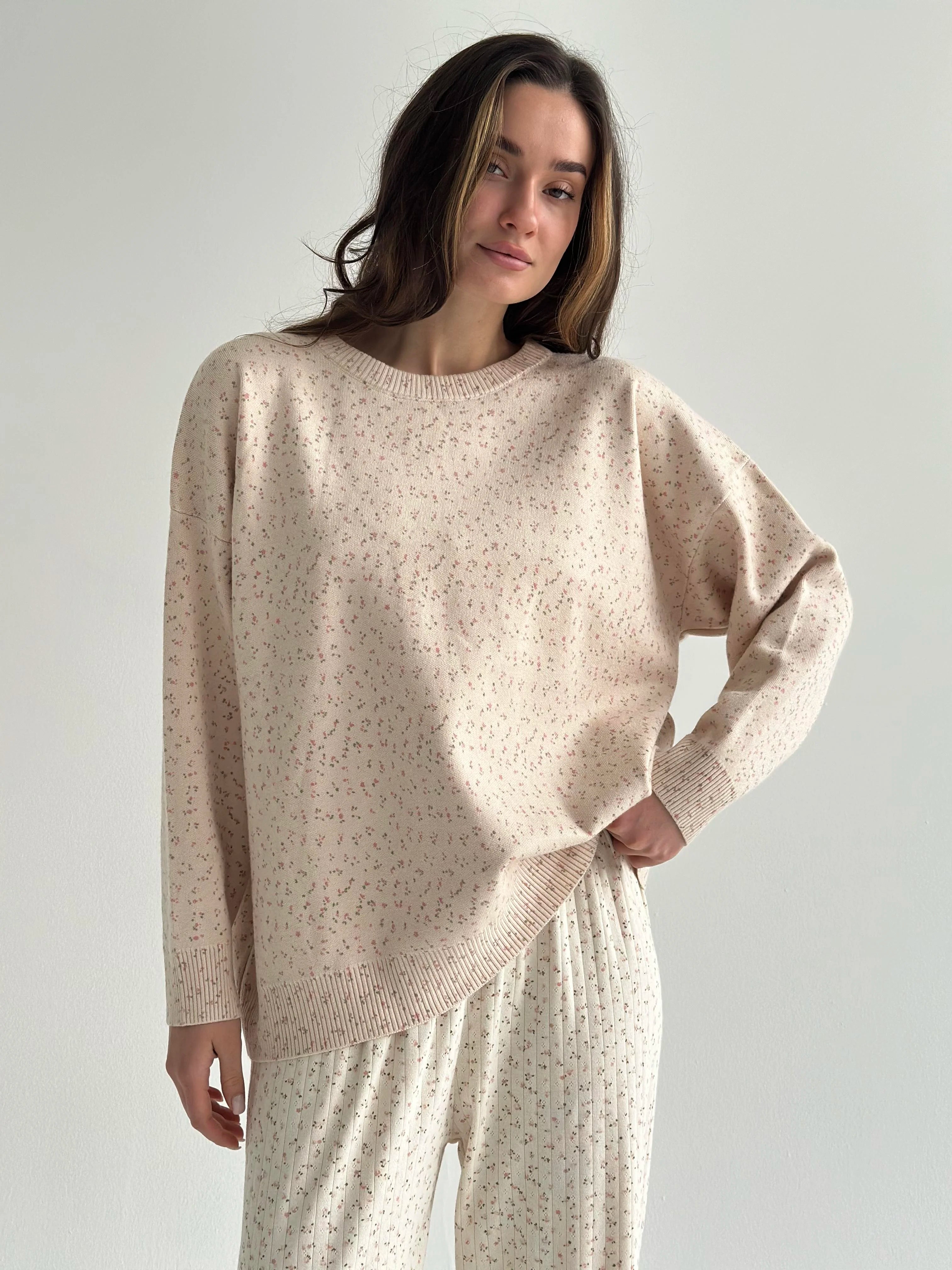 Sweater knitted in pink flower "onesize"