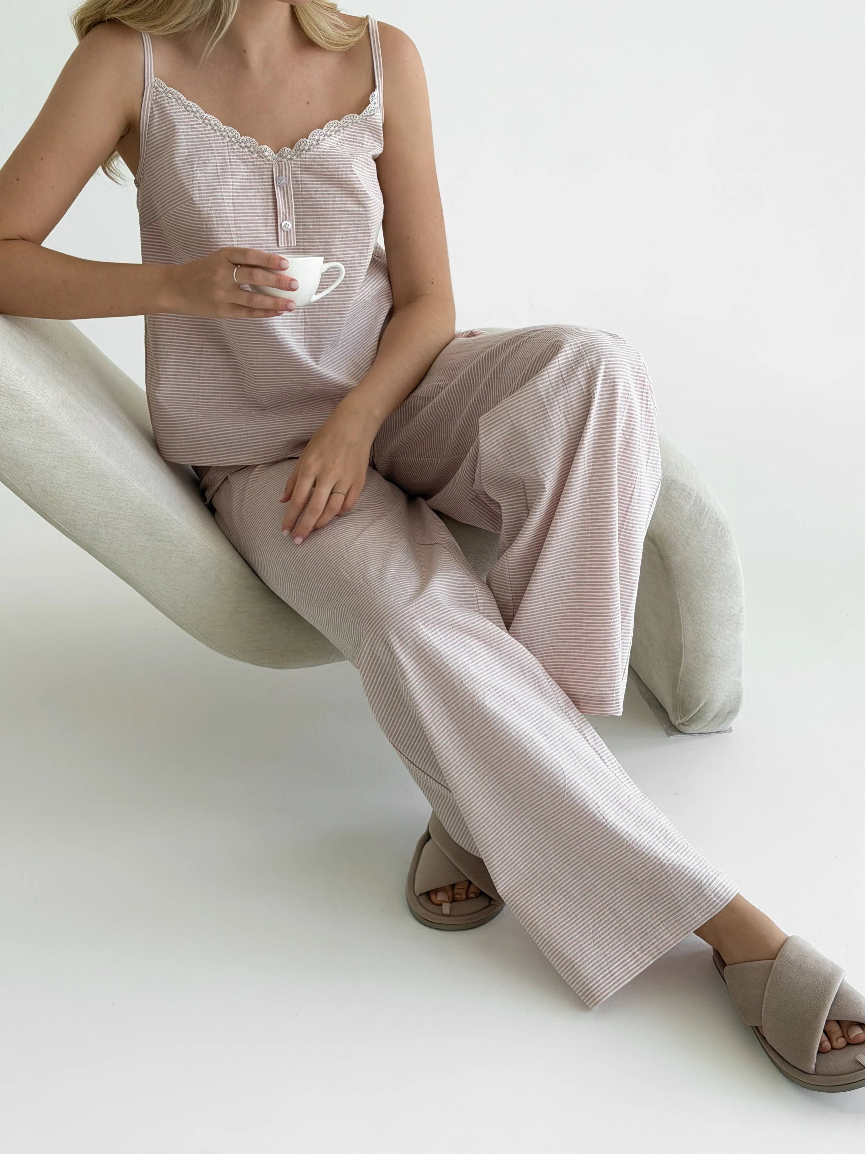 Cotton thin stripe suit T-shirt and pants with lace powder/milk