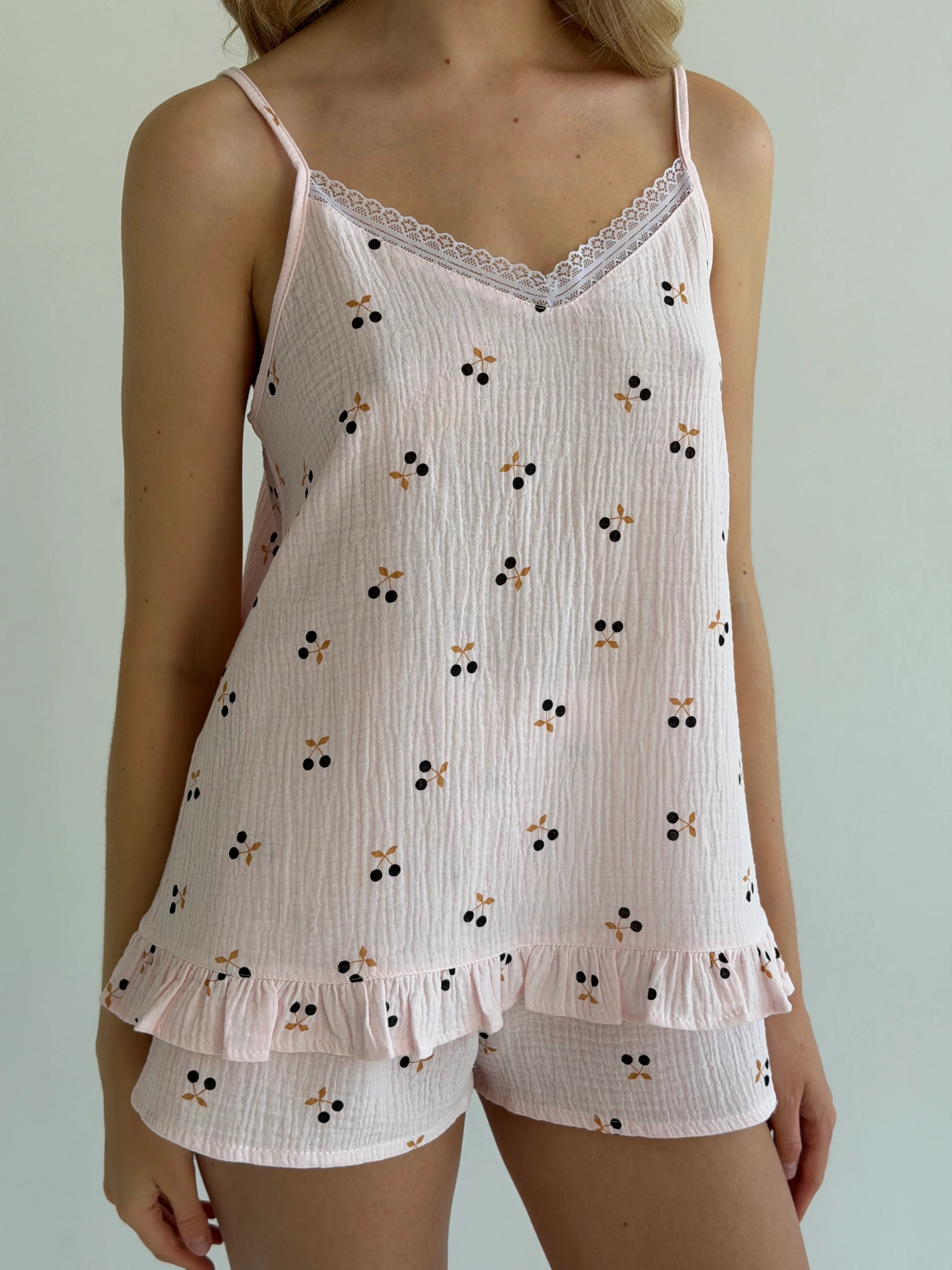 Muslin T-shirt and shorts suit, cherry on powder